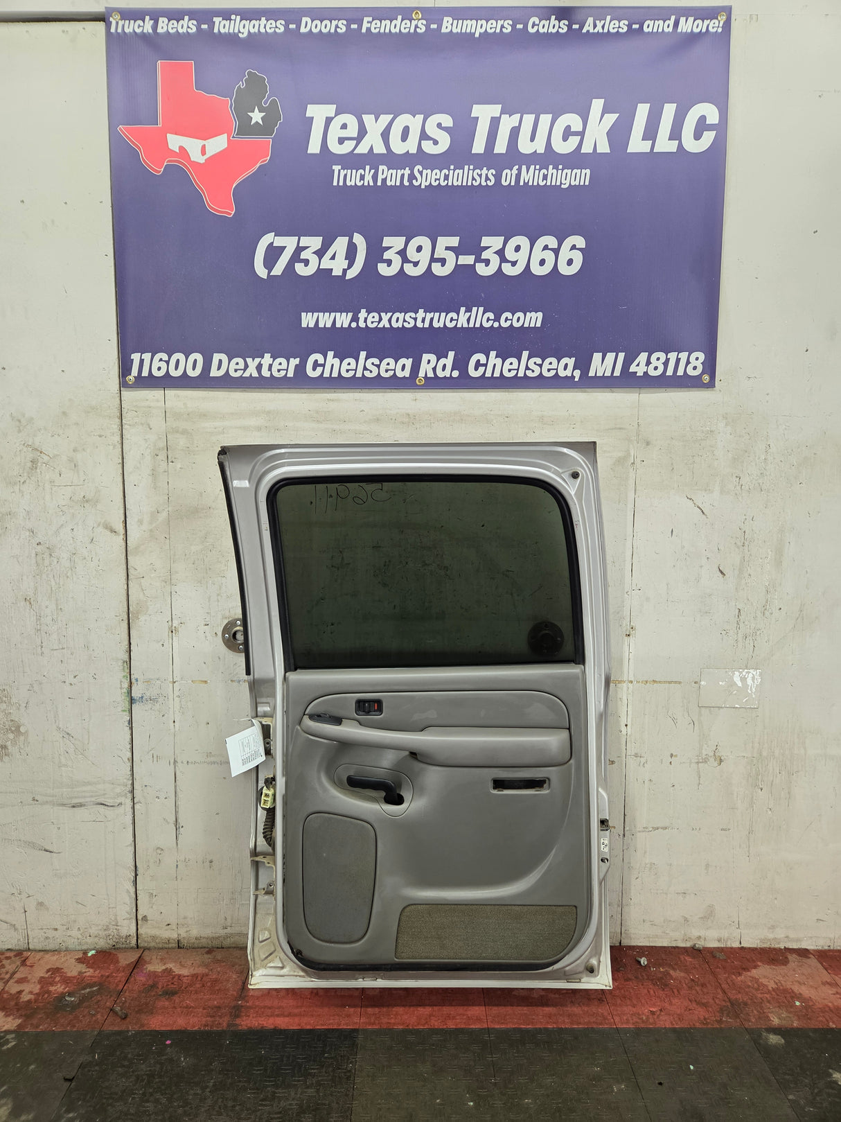 1999-2006 Chevrolet Silverado / GMC Sierra 1500 2500 3500 HD Rear Passenger side Crew Cab rear door RH - Fine Silver Birch Metallic