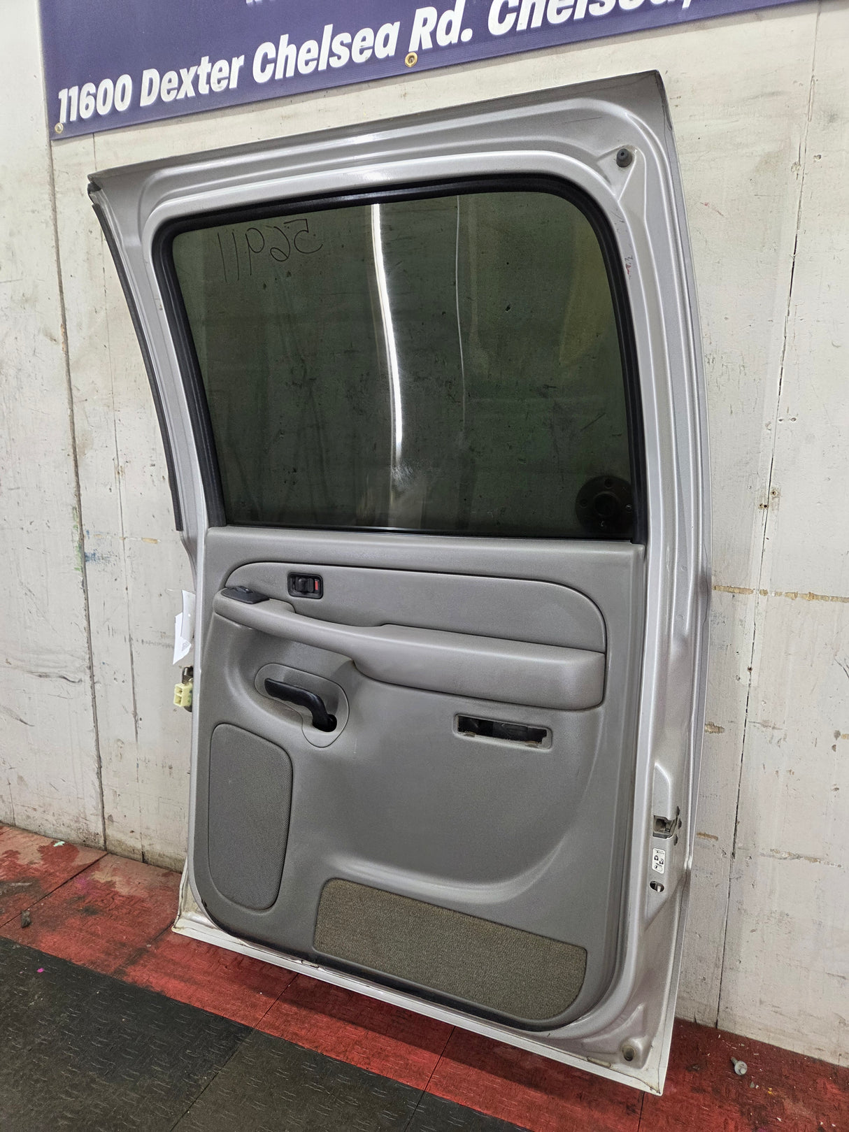 1999-2006 Chevrolet Silverado / GMC Sierra 1500 2500 3500 HD Rear Passenger side Crew Cab rear door RH - Fine Silver Birch Metallic