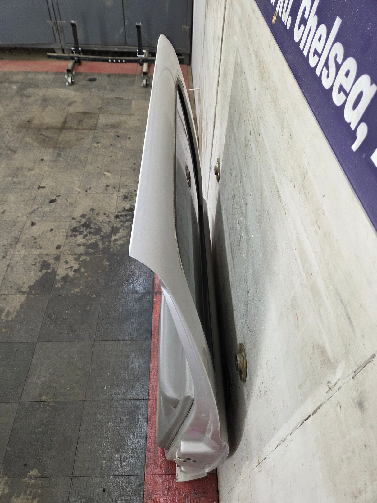 1999-2006 Chevrolet Silverado / GMC Sierra 1500 2500 3500 HD Rear Passenger side Crew Cab rear door RH - Fine Silver Birch Metallic