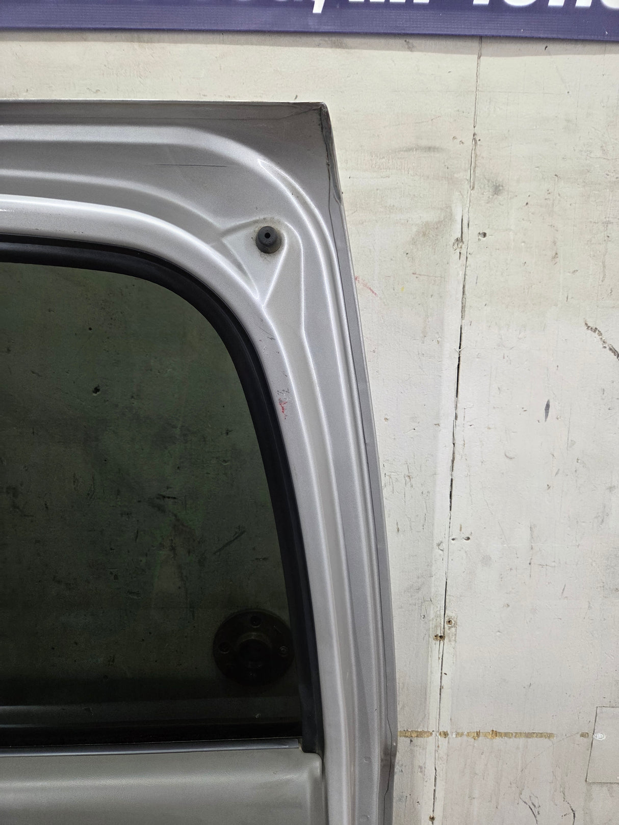 1999-2006 Chevrolet Silverado / GMC Sierra 1500 2500 3500 HD Rear Passenger side Crew Cab rear door RH - Fine Silver Birch Metallic