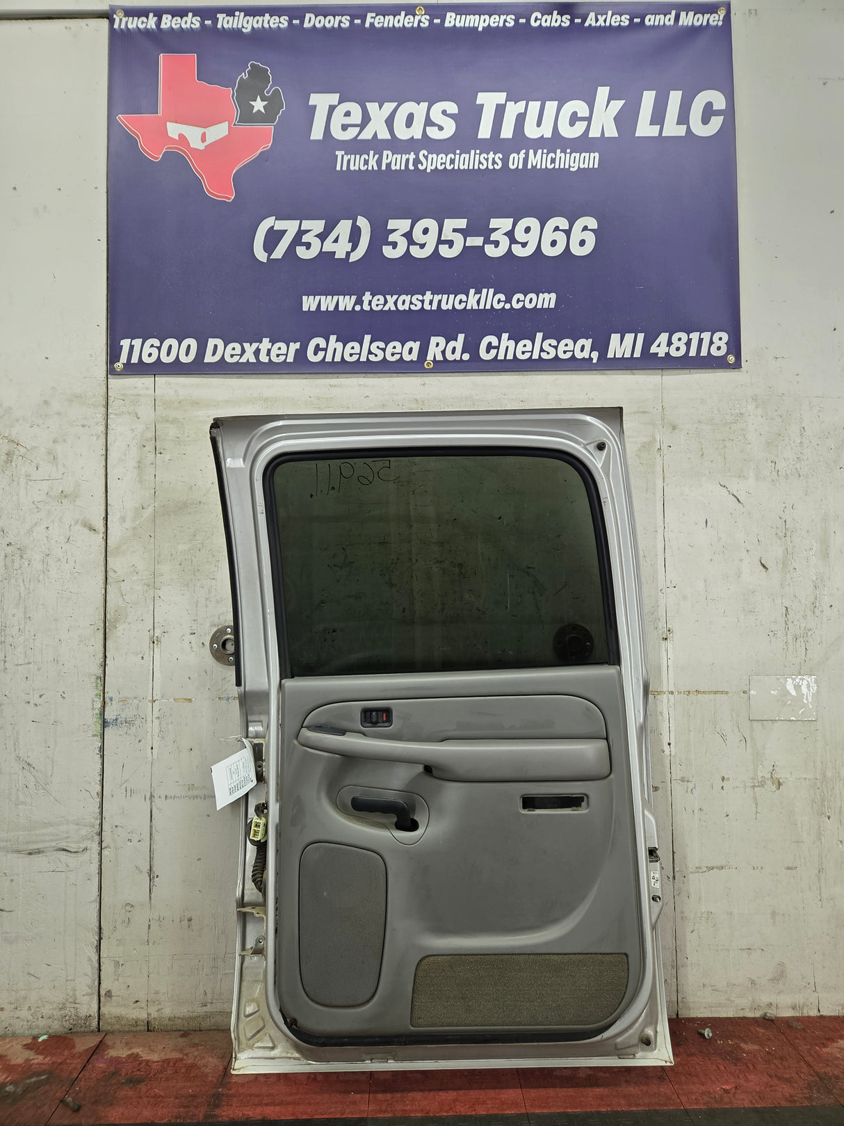 1999-2006 Chevrolet Silverado / GMC Sierra 1500 2500 3500 HD Rear Passenger side Crew Cab rear door RH - Fine Silver Birch Metallic