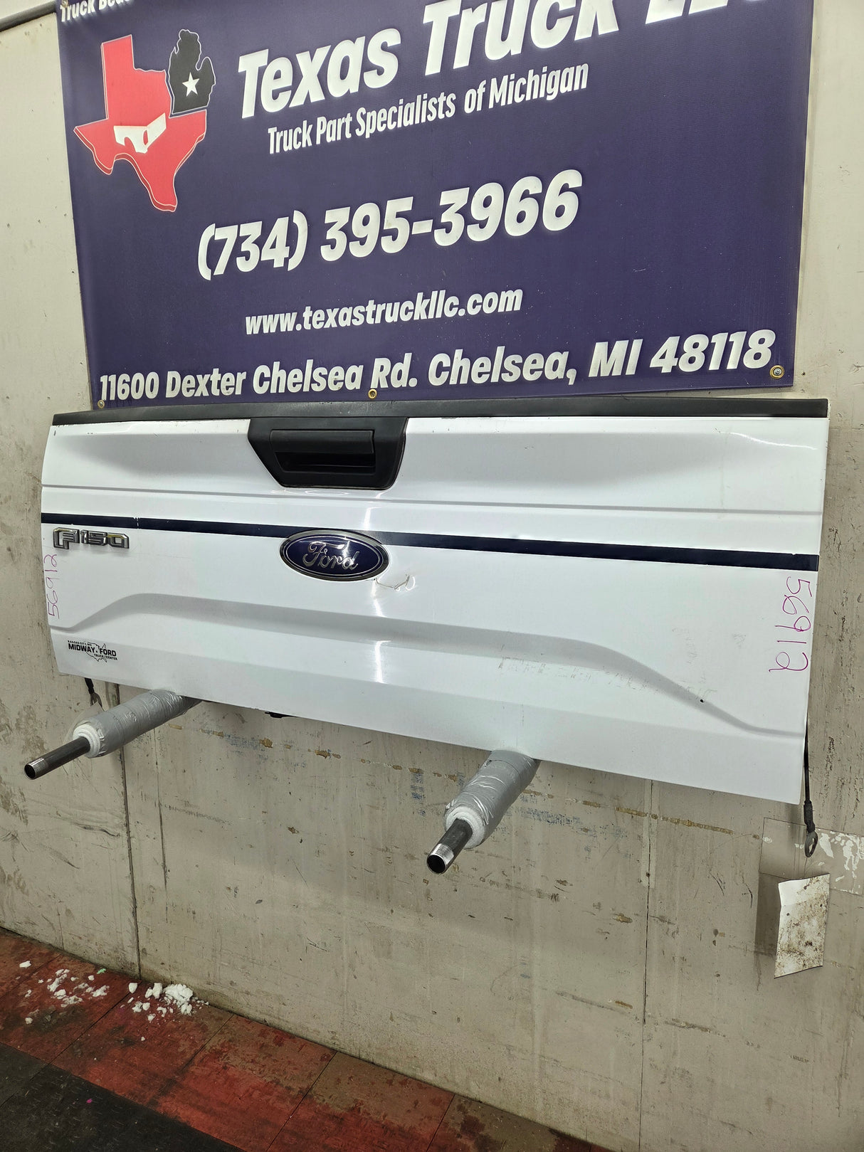 2015-2017 Ford F150 Tailgate - Oxford White