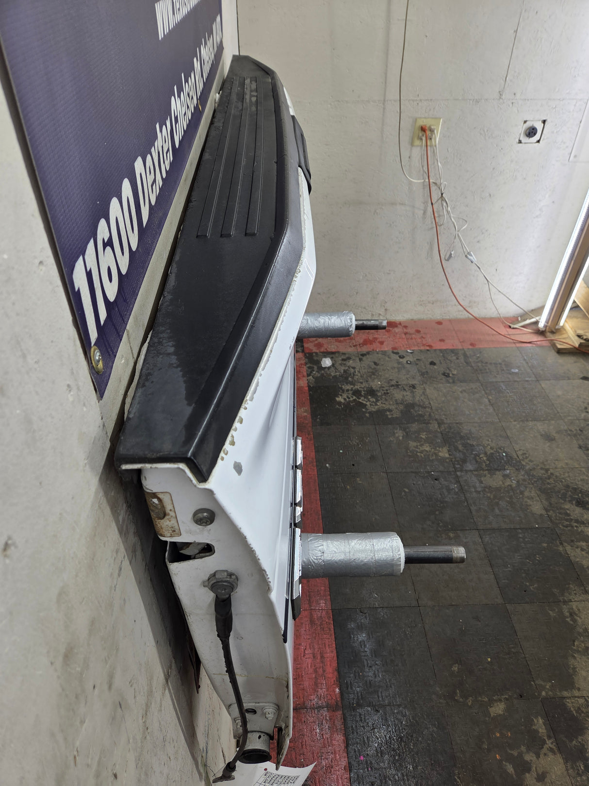 2015-2017 Ford F150 Tailgate - Oxford White