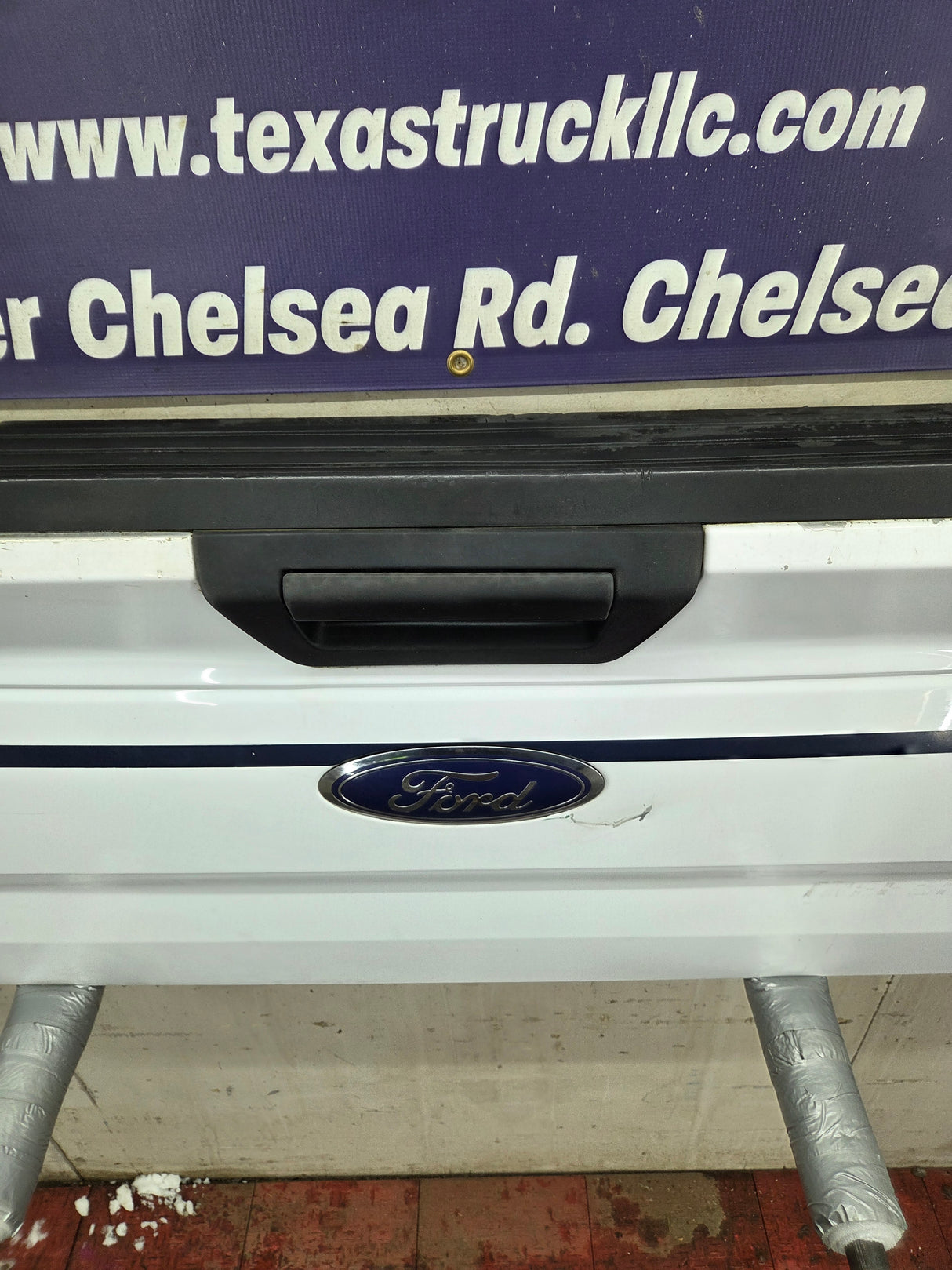 2015-2017 Ford F150 Tailgate - Oxford White