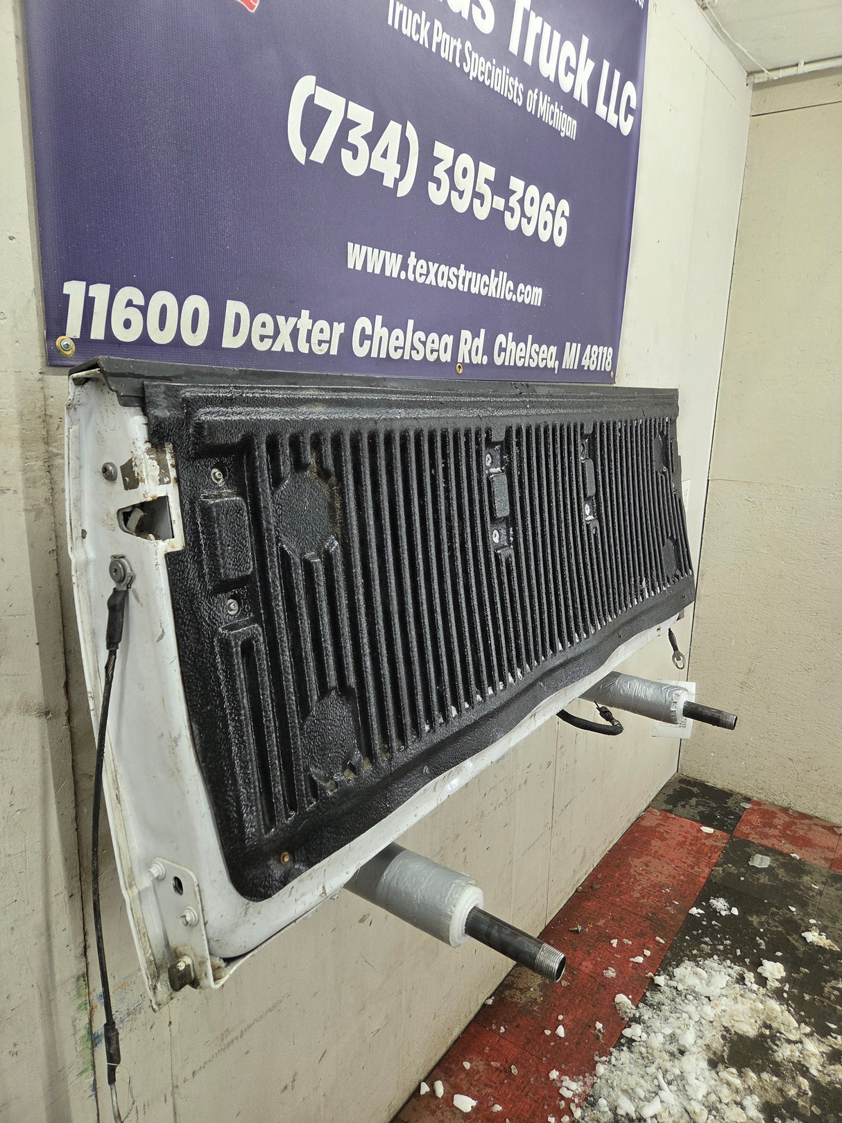 2015-2017 Ford F150 Tailgate - Oxford White