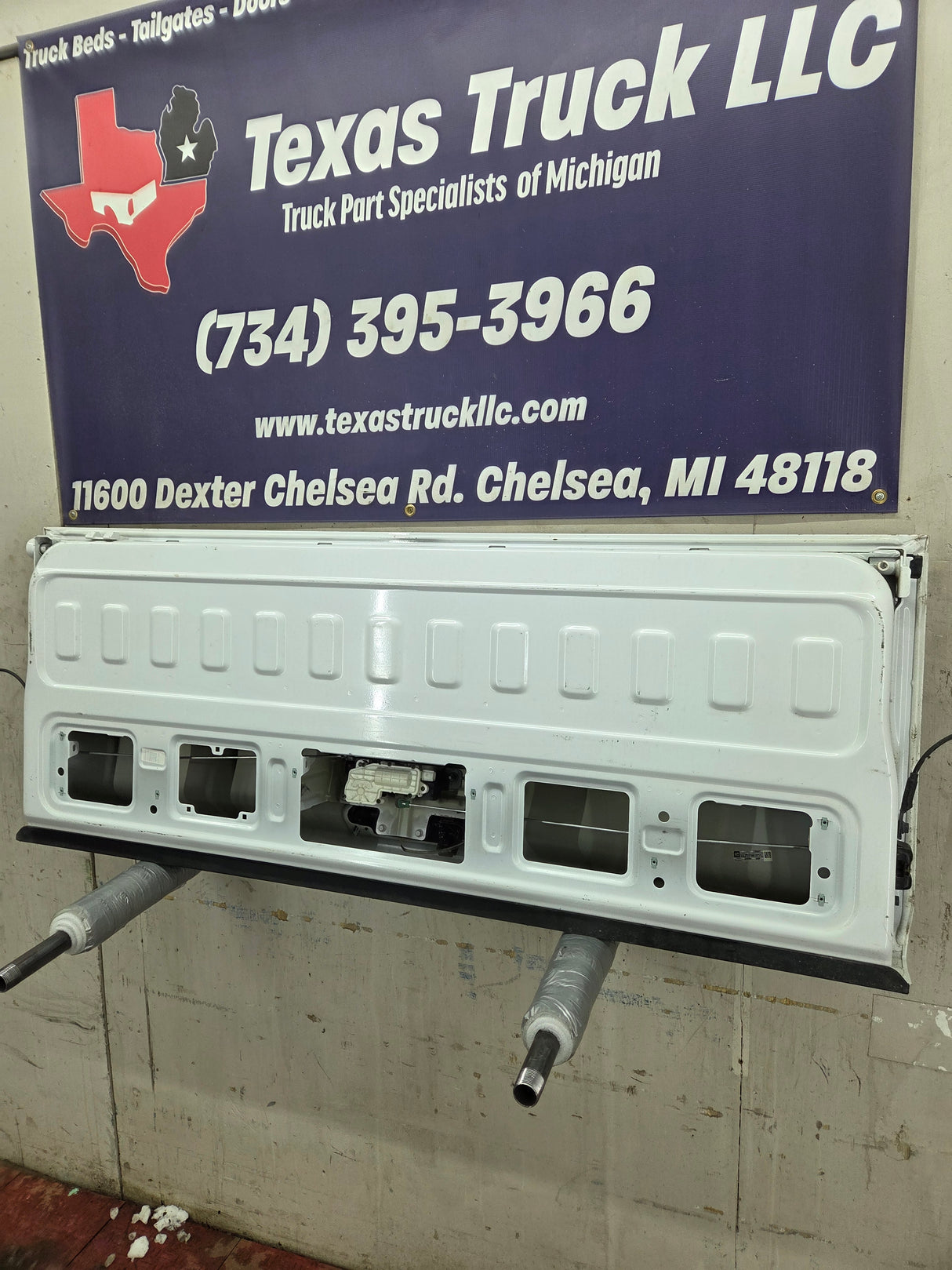 2019-2025 Chevrolet Silverado 2500 3500 Truck Tailgate