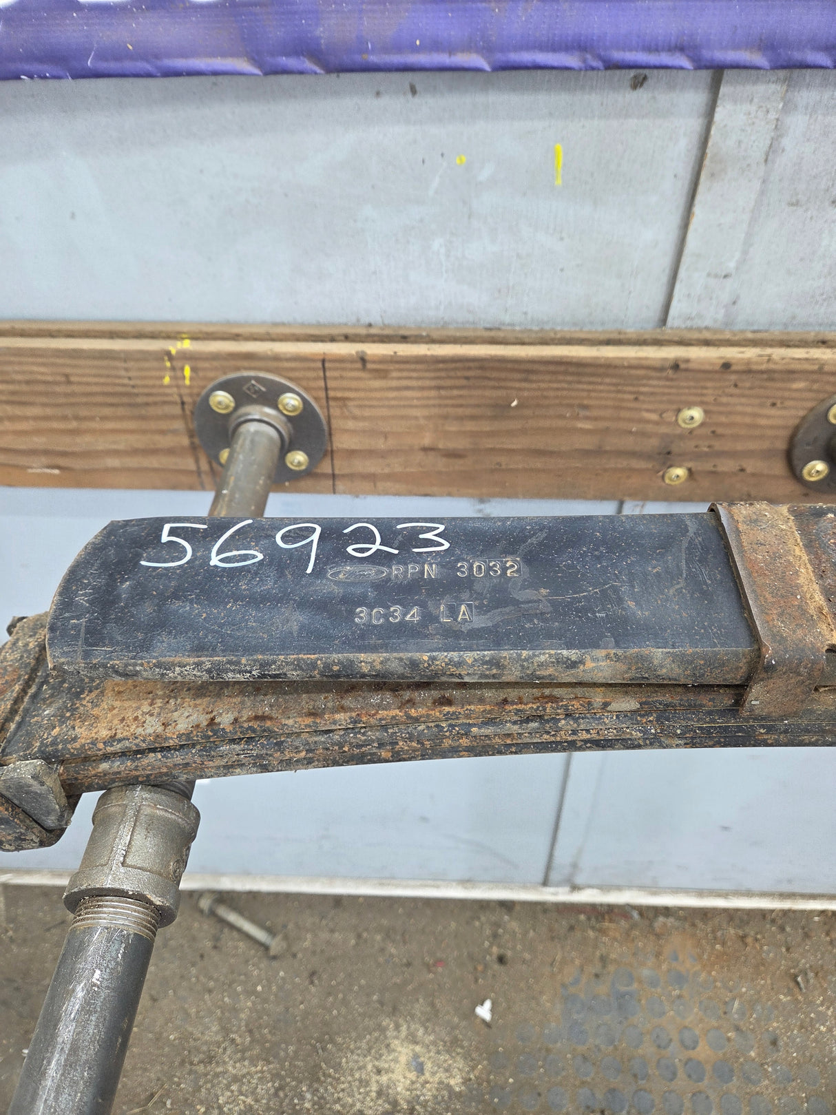 2008-2010 Ford F250 F350 Super Duty Rear Leaf Spring (1)