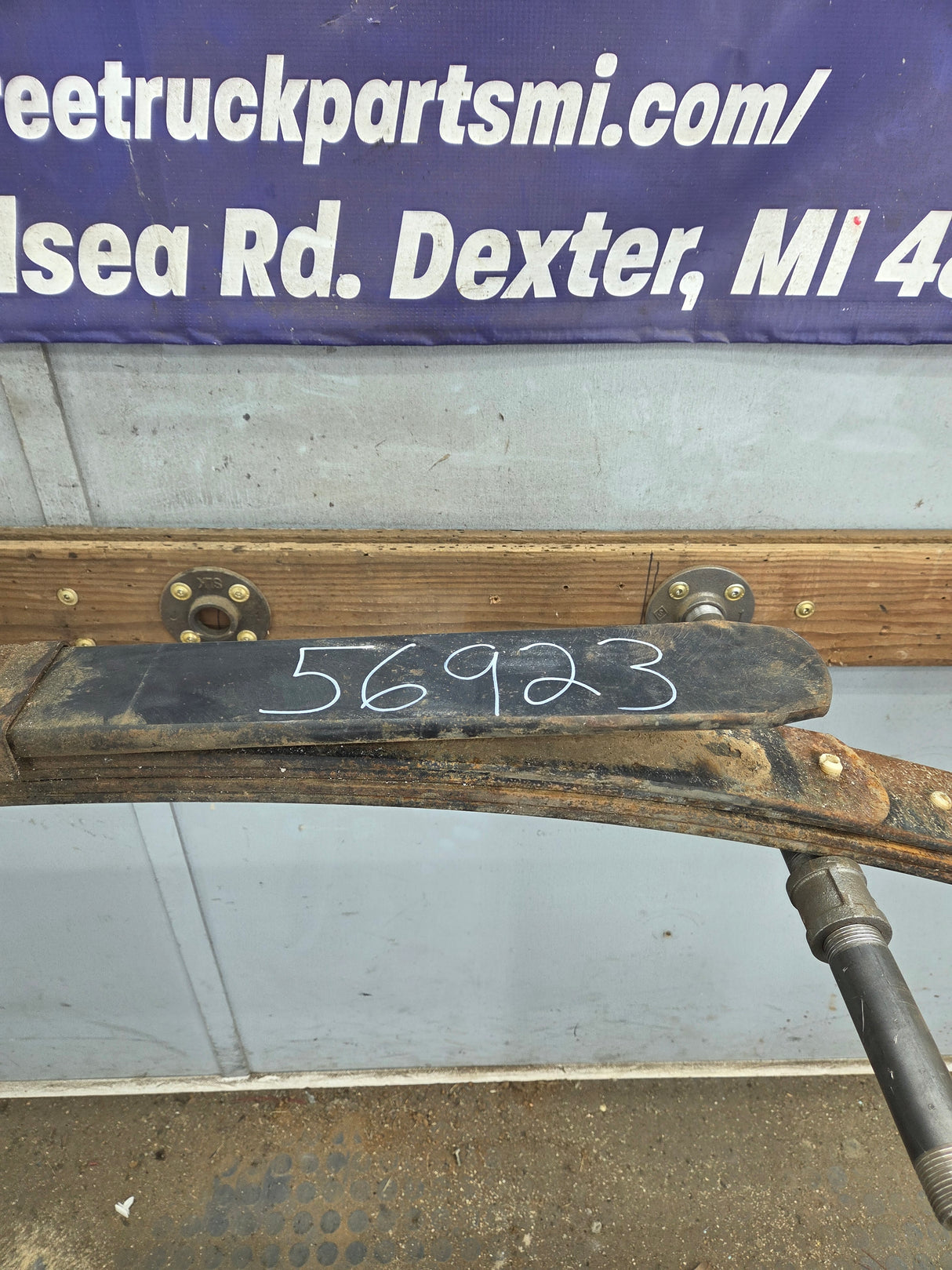 2008-2010 Ford F250 F350 Super Duty Rear Leaf Spring (1)
