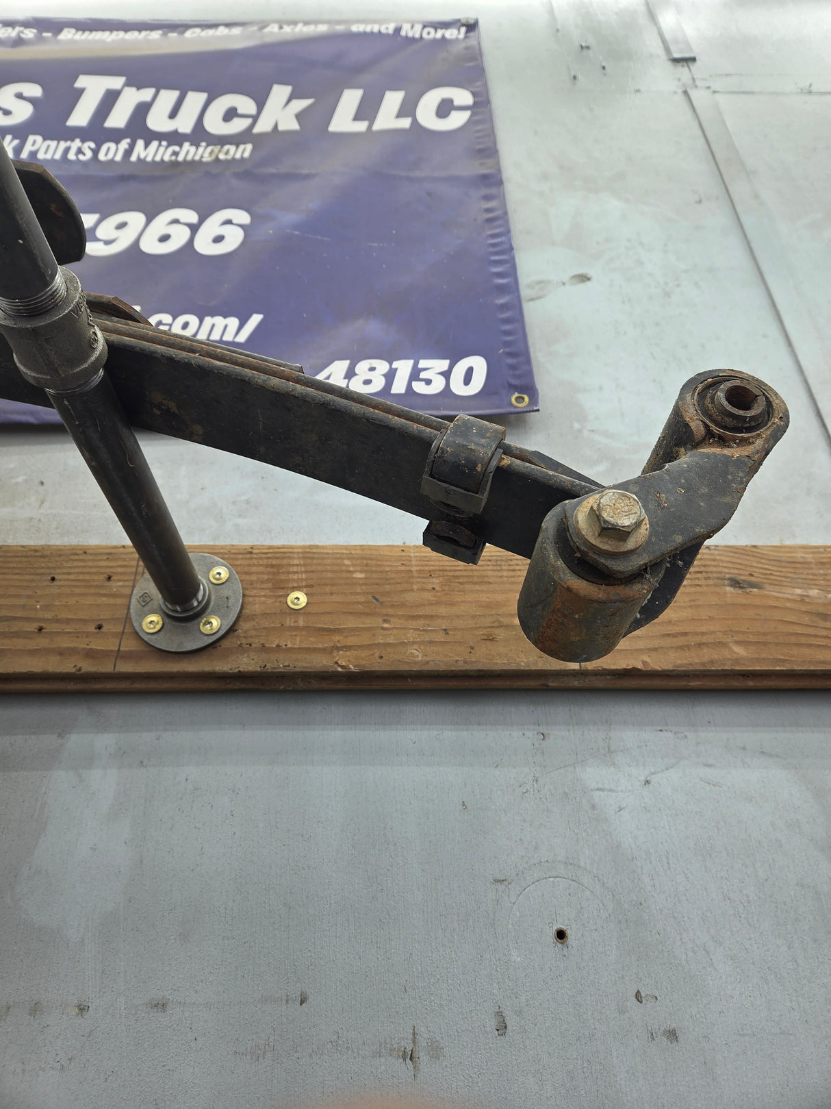 2008-2010 Ford F250 F350 Super Duty Rear Leaf Spring (1)