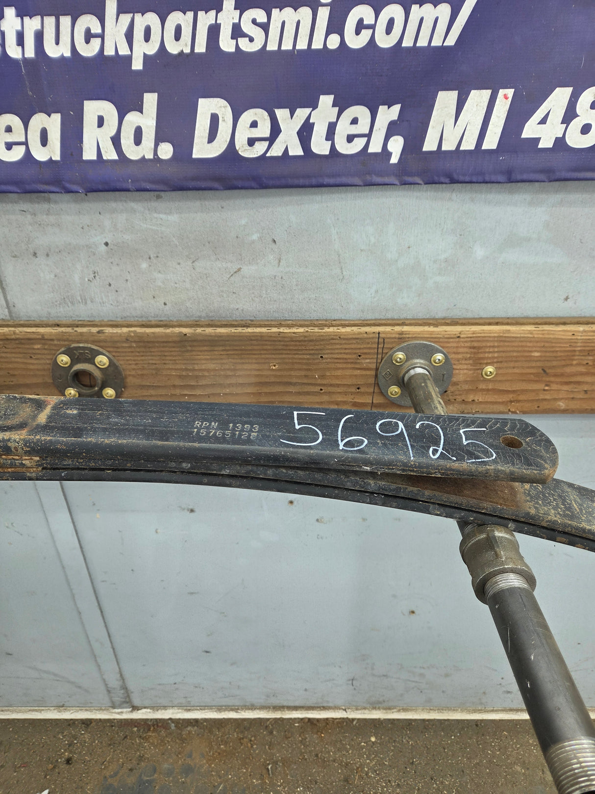 1999-2006 Chevrolet Silverado / GMC Sierra 1500 Rear Leaf Spring - (1)