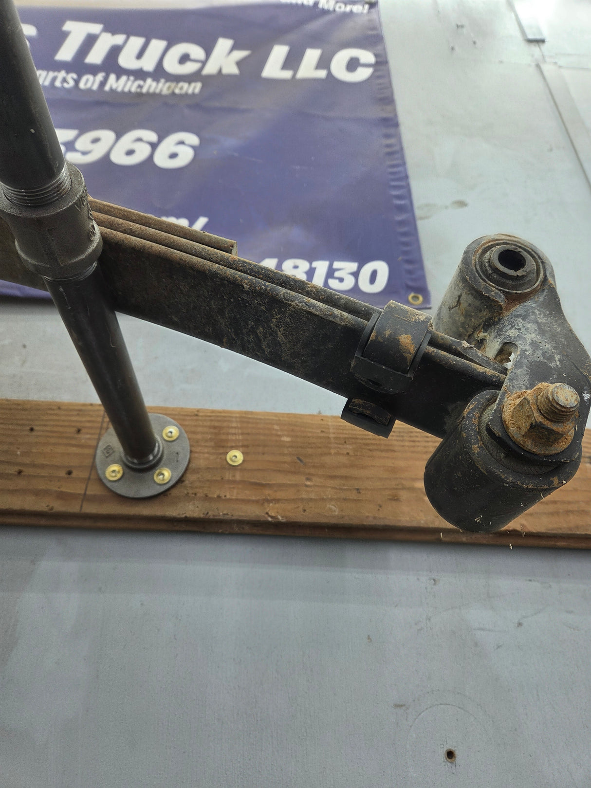 1999-2007 Ford F250 F350 Super Duty Rear Leaf Spring - 1