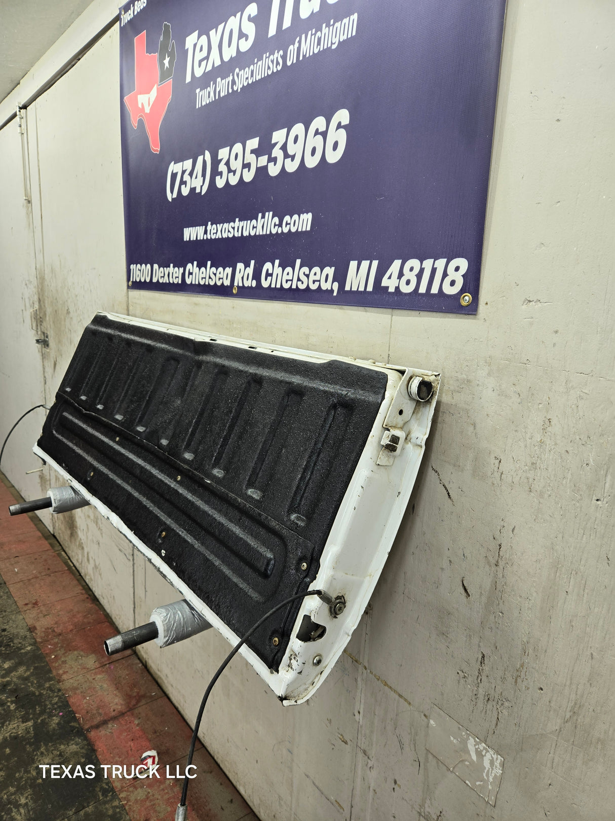 2008-2016 Ford Super Duty Tailgate F250 F350 F450 F550 - White