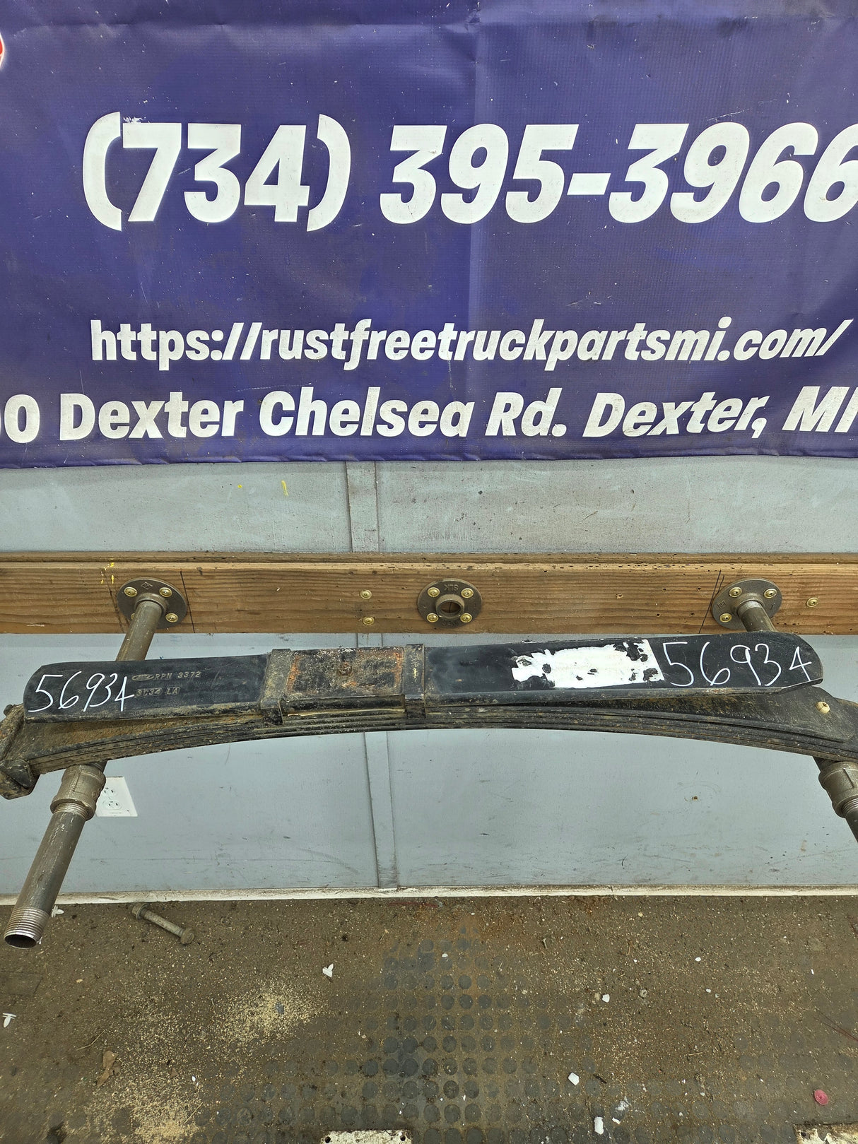 1999-2007 Ford F250 F350 Super Duty Rear Leaf Springs - 1