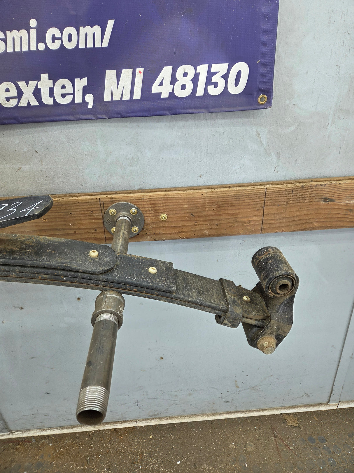 1999-2007 Ford F250 F350 Super Duty Rear Leaf Springs - 1