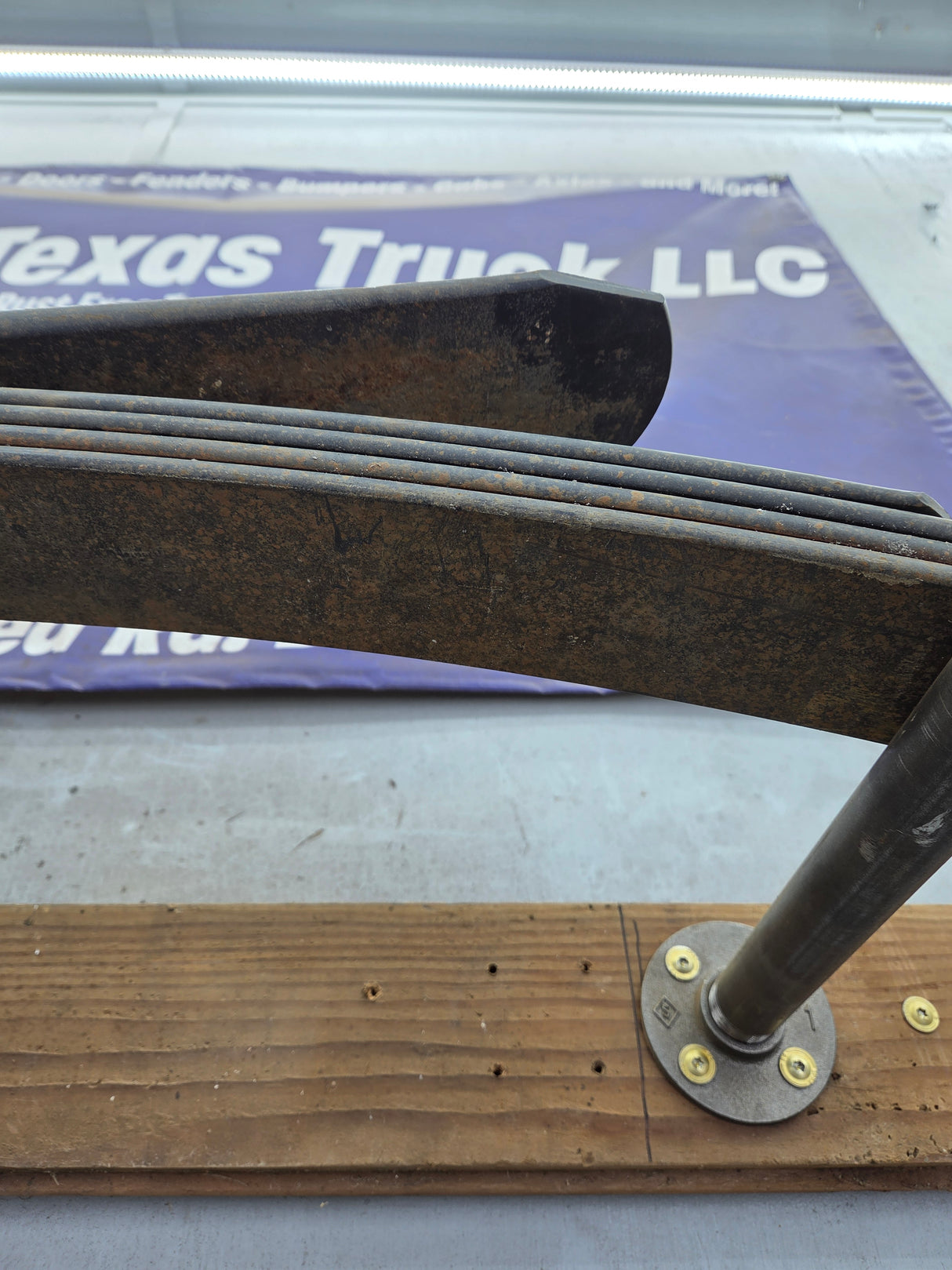 1999-2007 Ford F250 F350 Super Duty Rear Leaf Springs - 1