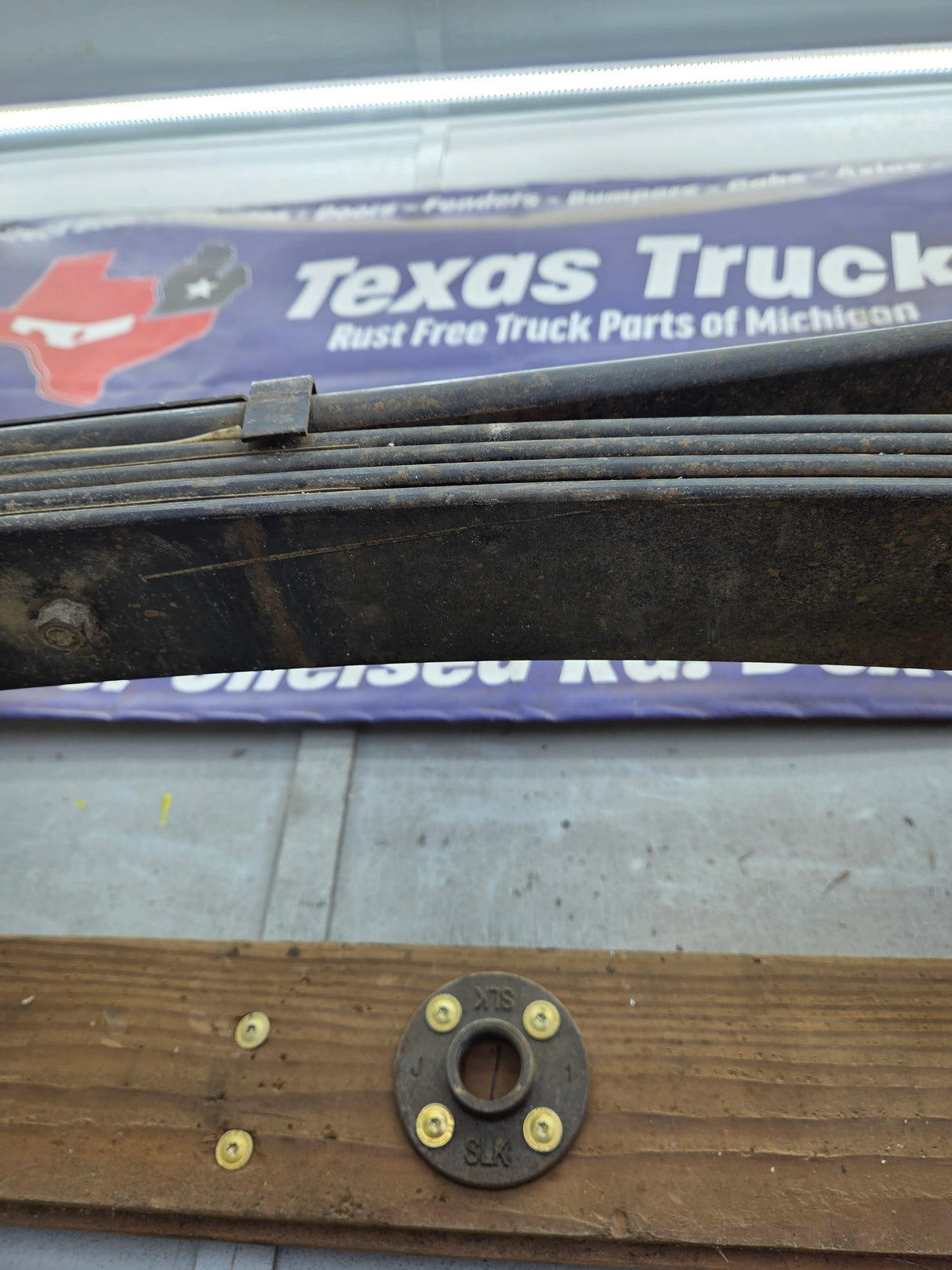 1999-2007 Ford F250 F350 Super Duty Rear Leaf Springs - 1