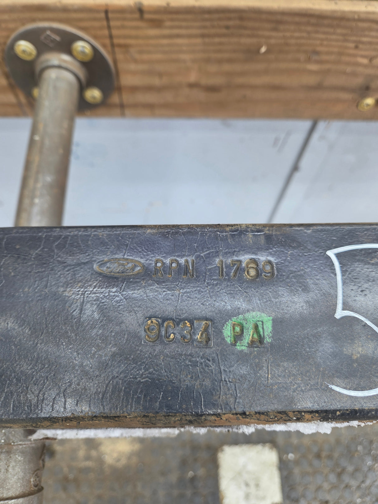 2008-2010 Ford F250 F350 Super Duty Rear Leaf Spring (1)