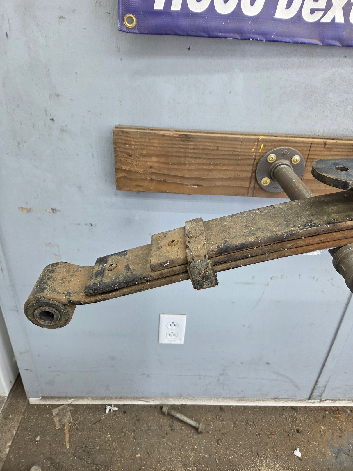 2008-2010 Ford F250 F350 Super Duty Rear Leaf Spring (1)