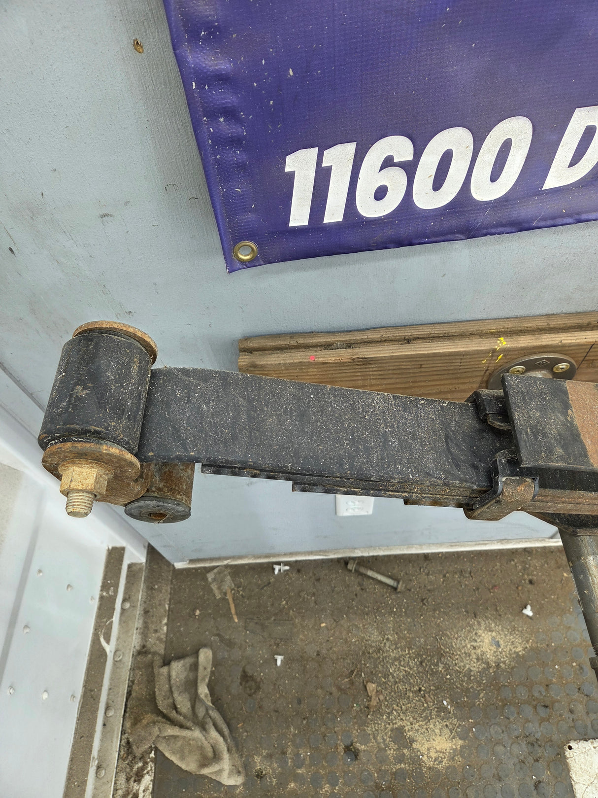 2008-2010 Ford F250 F350 Super Duty Rear Leaf Spring (1)