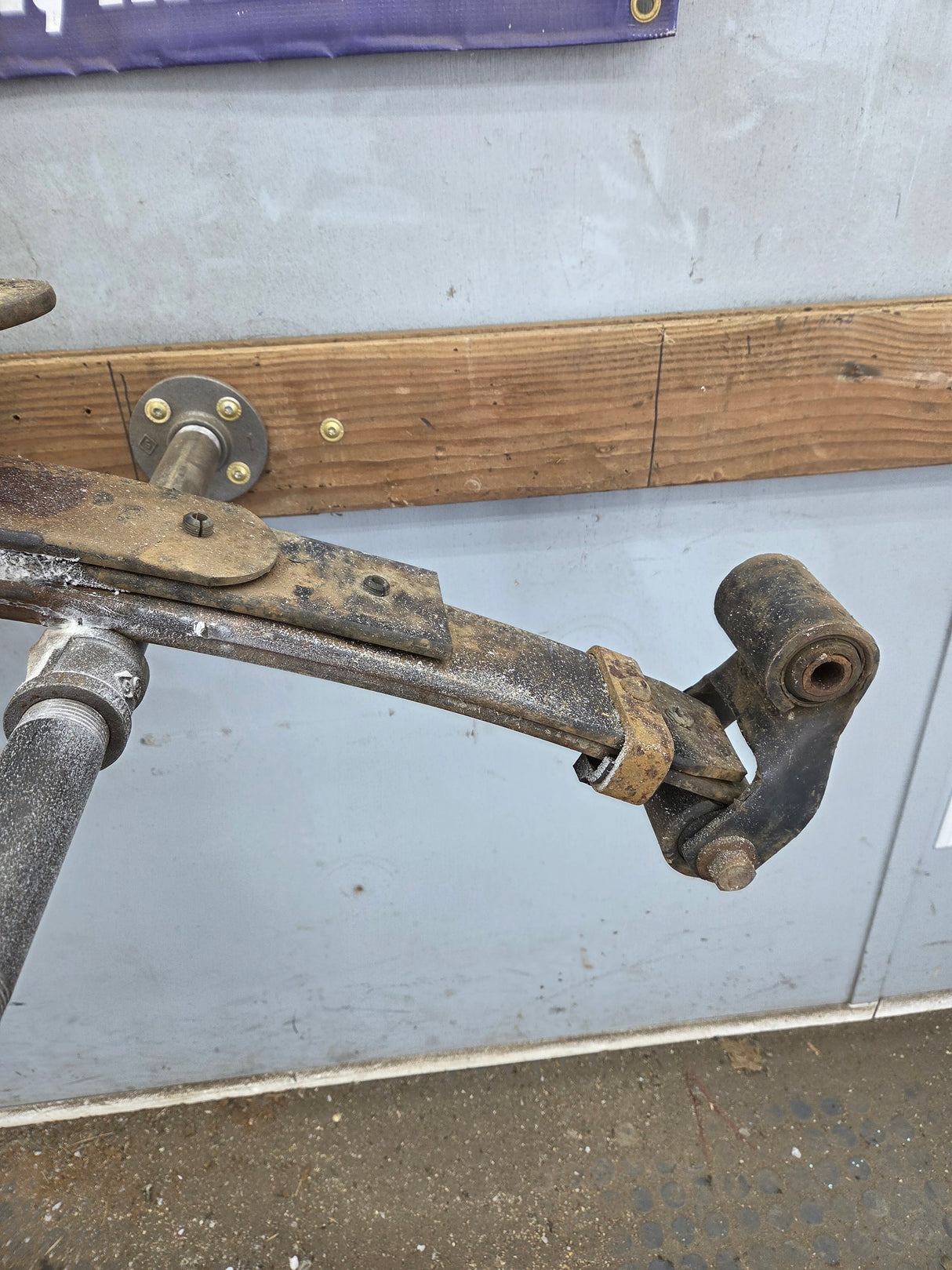 1999-2007 Ford F250 F350 Super Duty Rear Leaf Spring - 1