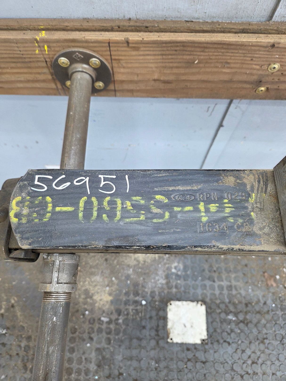 1999-2007 Ford F250 F350 Super Duty Rear Leaf Spring (1)