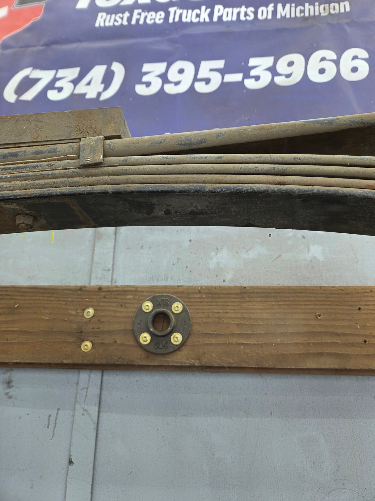 1999-2007 Ford F250 F350 Super Duty Rear Leaf Spring (1)