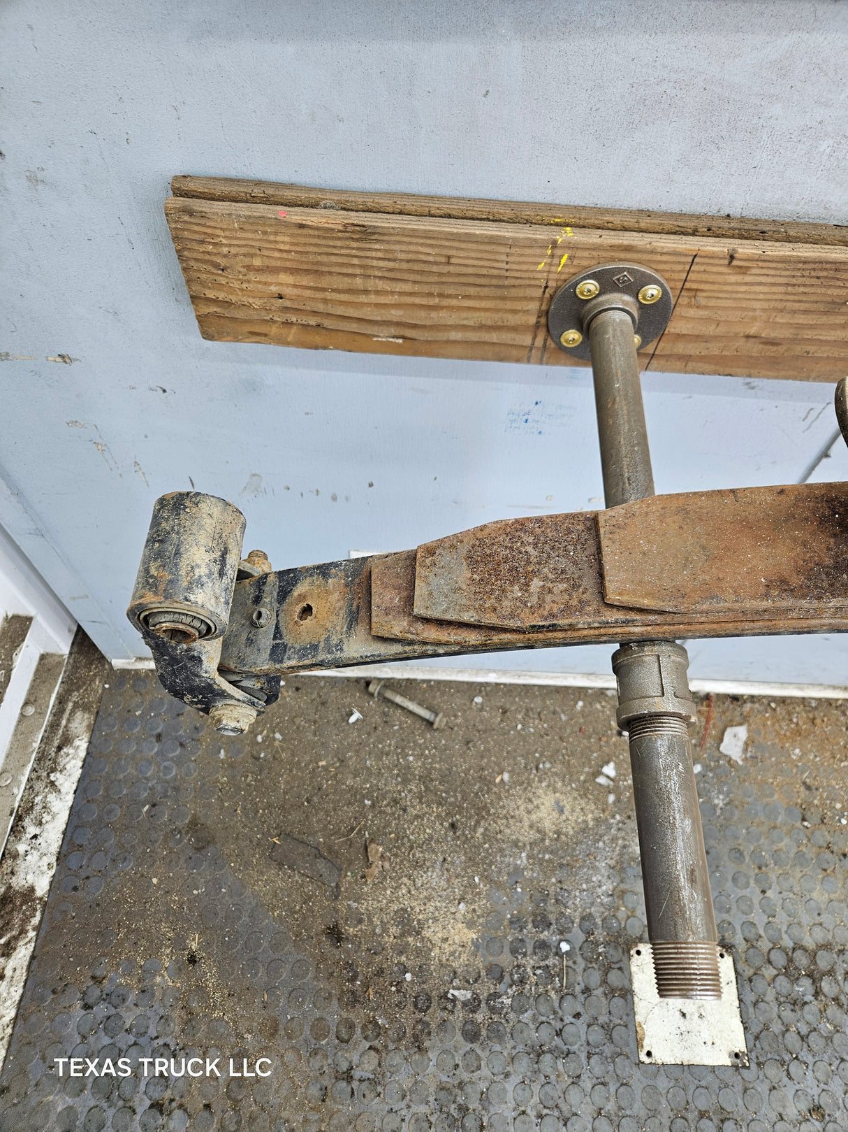 1999-2007 Ford F250 F350 Super Duty Rear Leaf Spring - 1