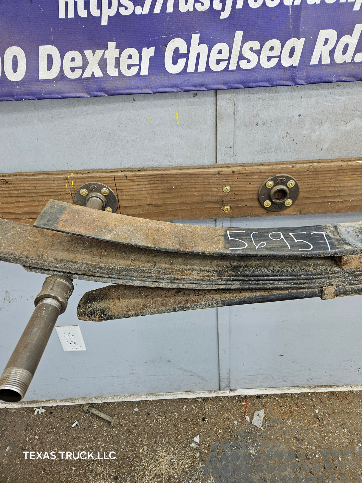 1999-2007 Ford F250 F350 Super Duty Rear Leaf Springs (1)