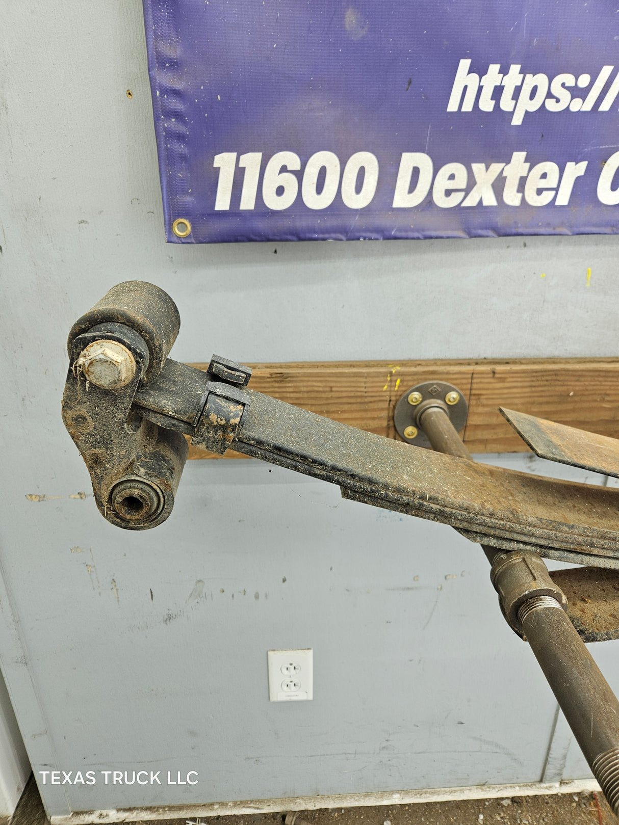 1999-2007 Ford F250 F350 Super Duty Rear Leaf Springs (1)