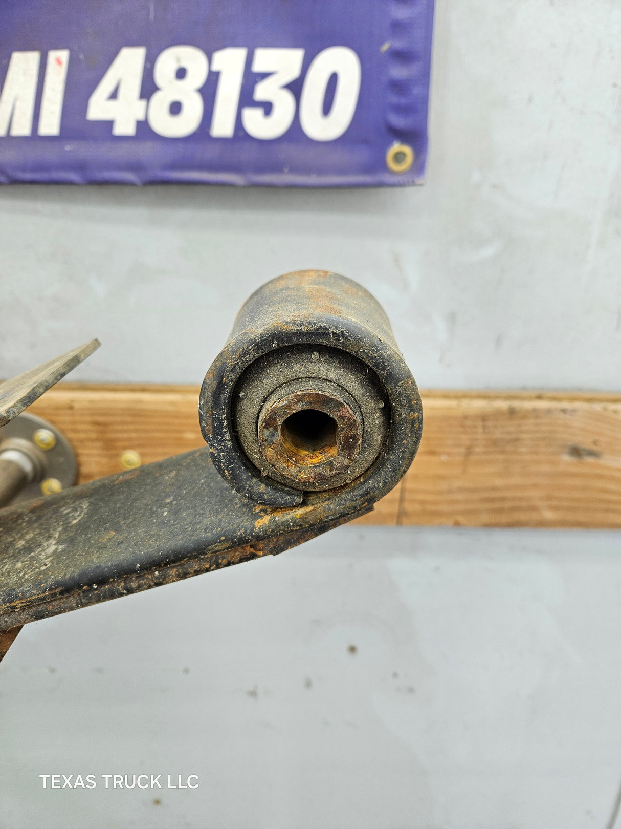 1999-2007 Ford F250 F350 Super Duty Rear Leaf Springs (1)