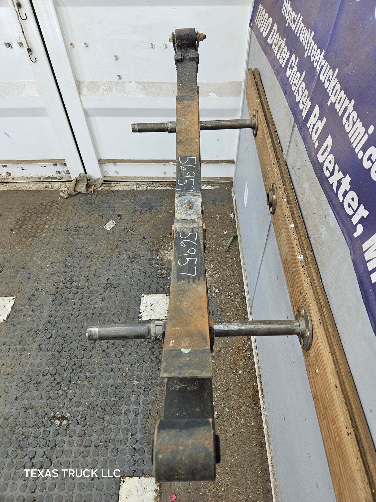 1999-2007 Ford F250 F350 Super Duty Rear Leaf Springs (1)