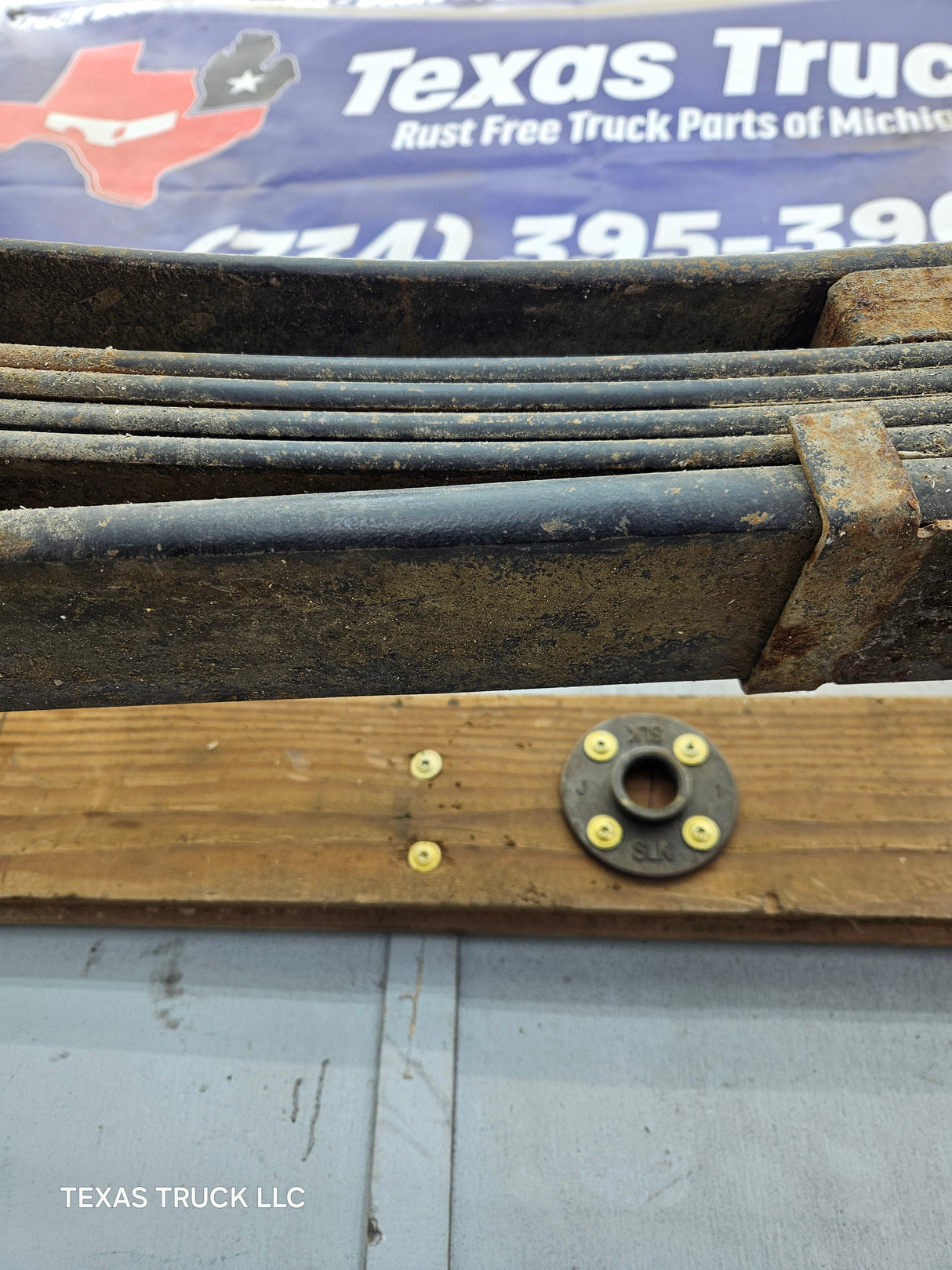 1999-2007 Ford F250 F350 Super Duty Rear Leaf Springs (1)