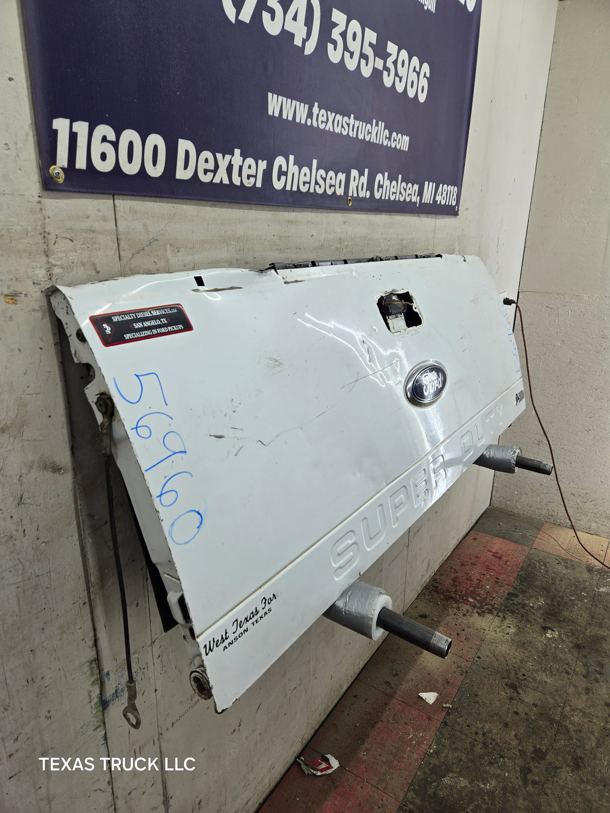 2008-2016 Ford Super Duty Tailgate With Step F250 F350 F450 F550 - Oxford White