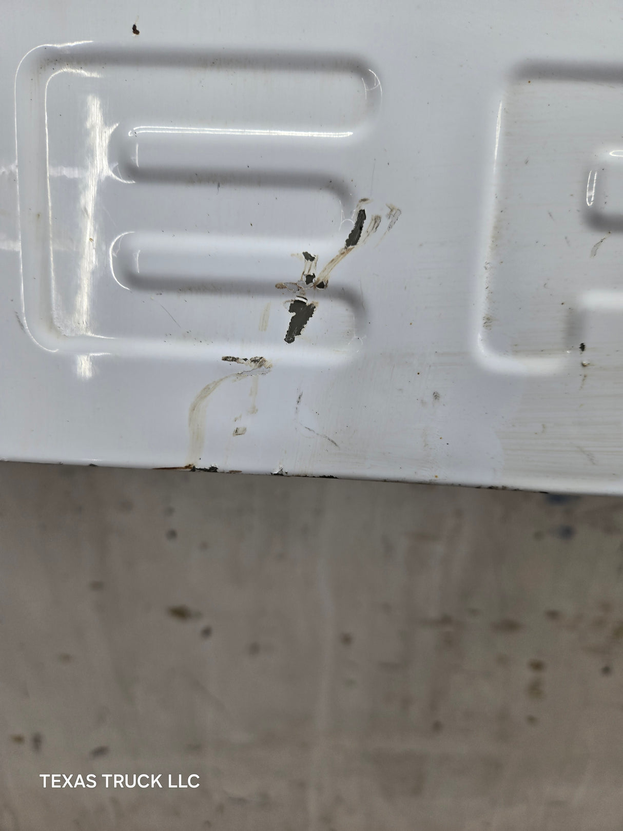 2008-2016 Ford Super Duty Tailgate With Step F250 F350 F450 F550 - Oxford White