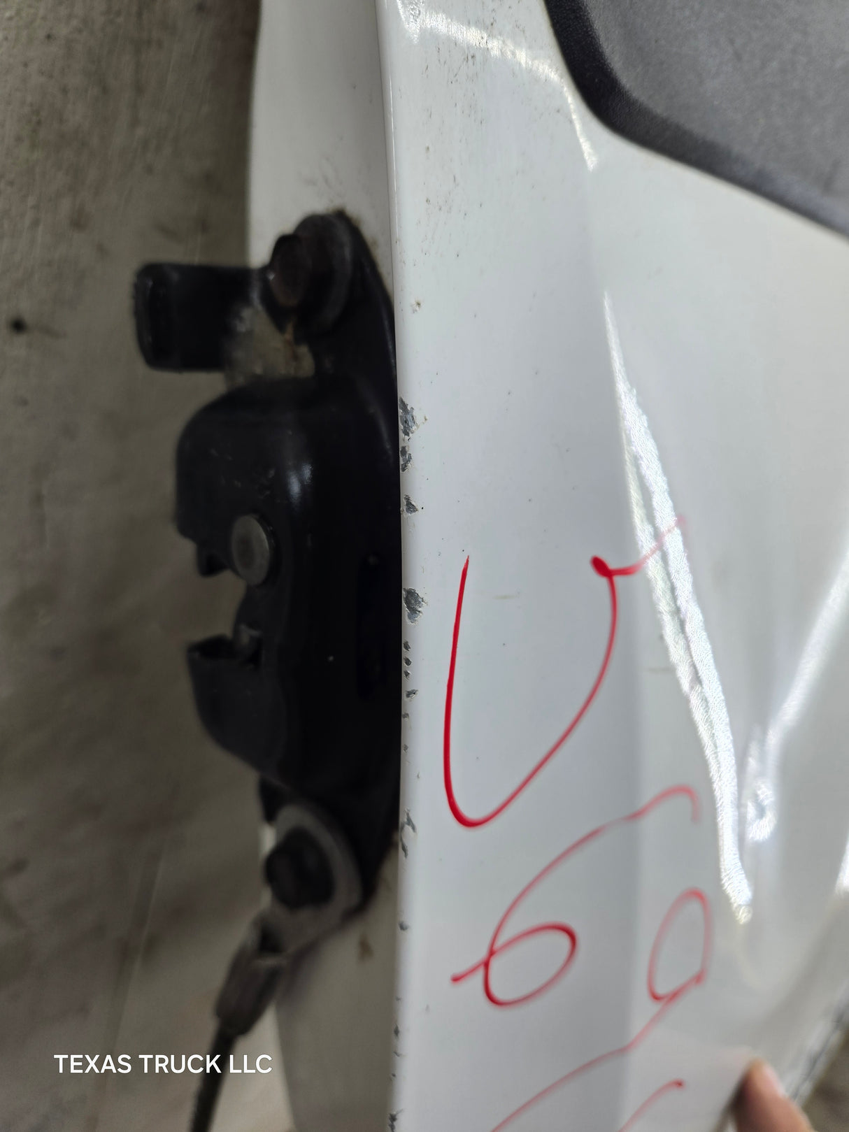 2007-2013 Chevrolet Silverado / GMC Sierra 1500 2500 3500 HD Tailgate