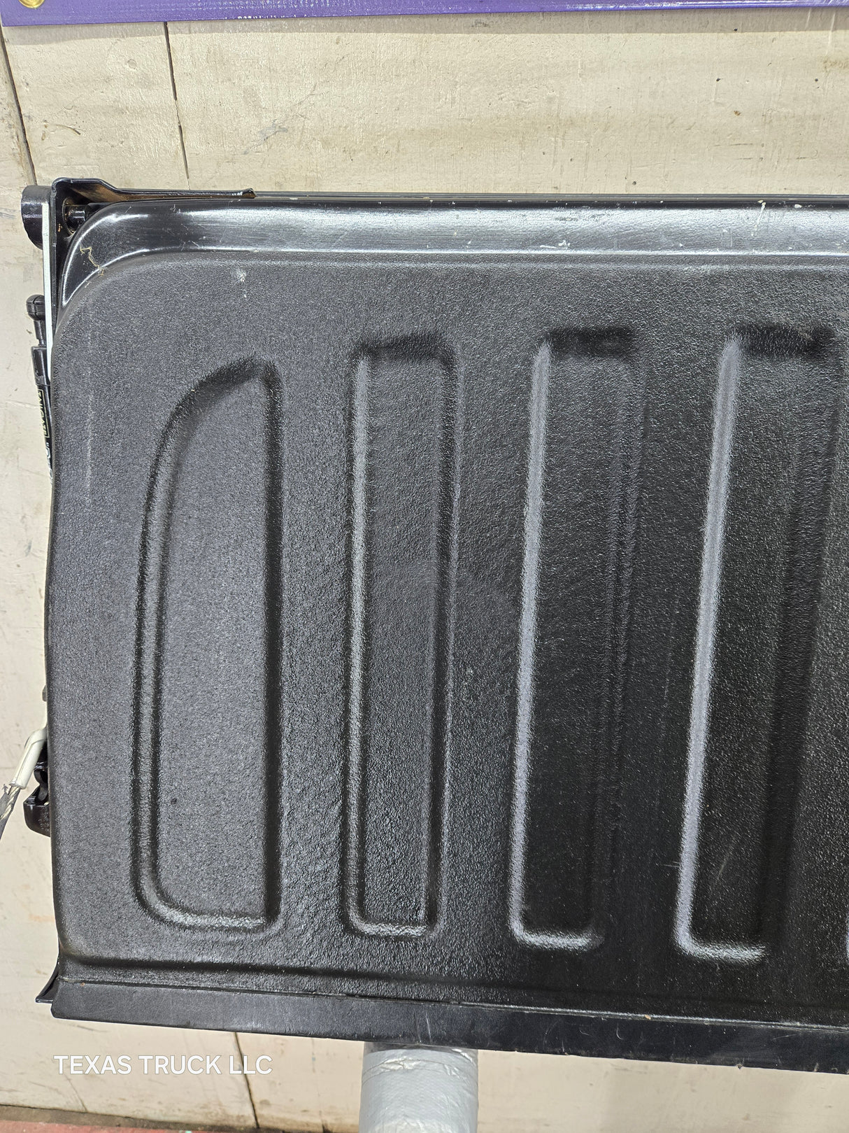 2007-2013 Chevrolet Silverado / GMC Sierra 1500 2500 3500 HD Tailgate