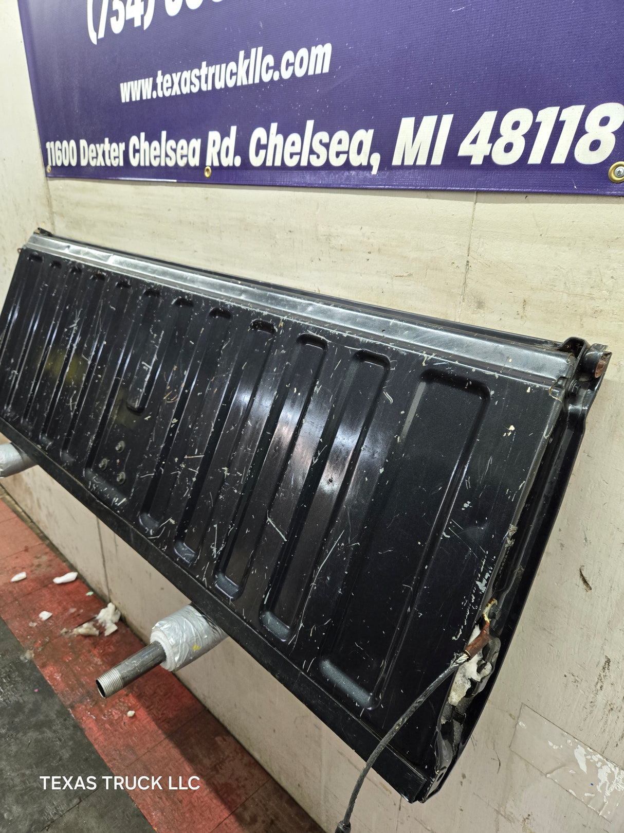 1999-2007 Chevrolet Silverado / GMC Sierra 1500 2500 3500 Tailgate - Dark Grey