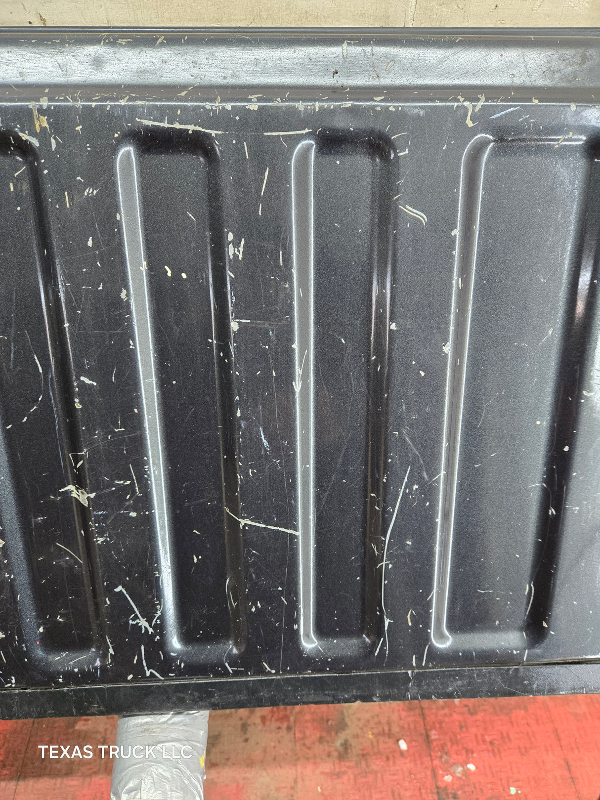 1999-2007 Chevrolet Silverado / GMC Sierra 1500 2500 3500 Tailgate - Dark Grey