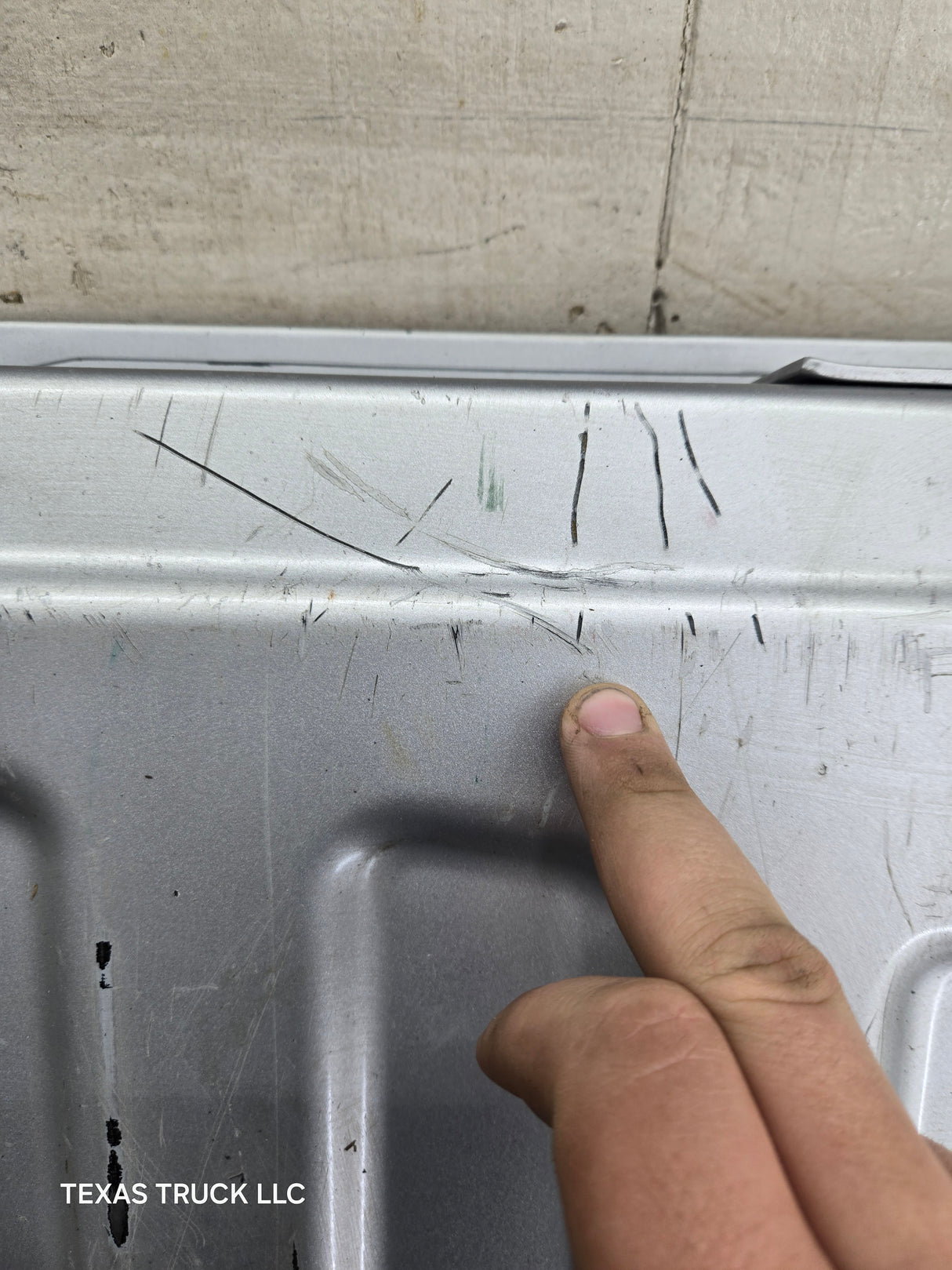 2014-2019 Chevrolet Silverado / GMC Sierra 1500 2500 3500 HD Tailgate