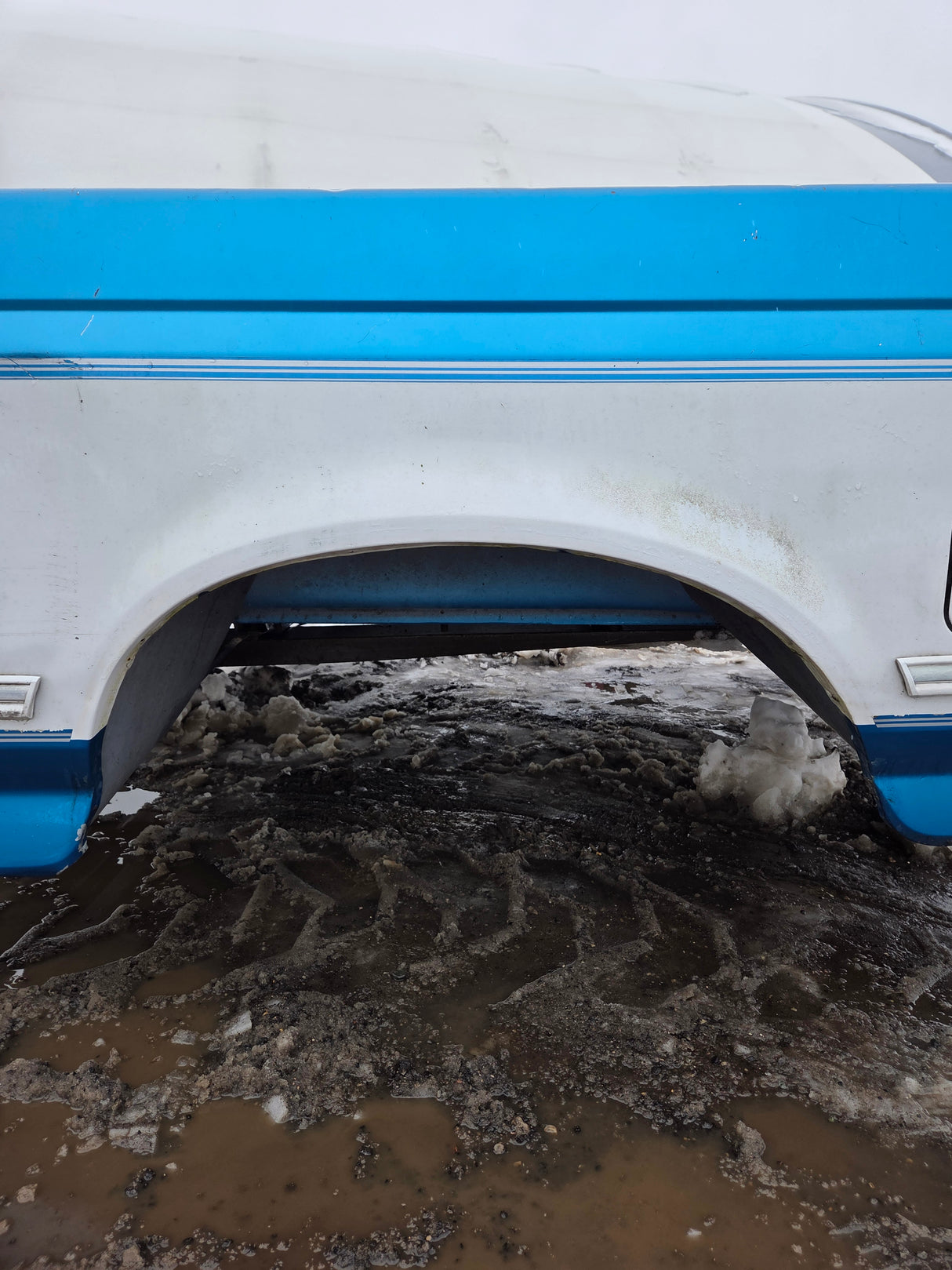 1987-1997 Ford F150 F250 F350 OBS 6' 9" Short Truck Bed