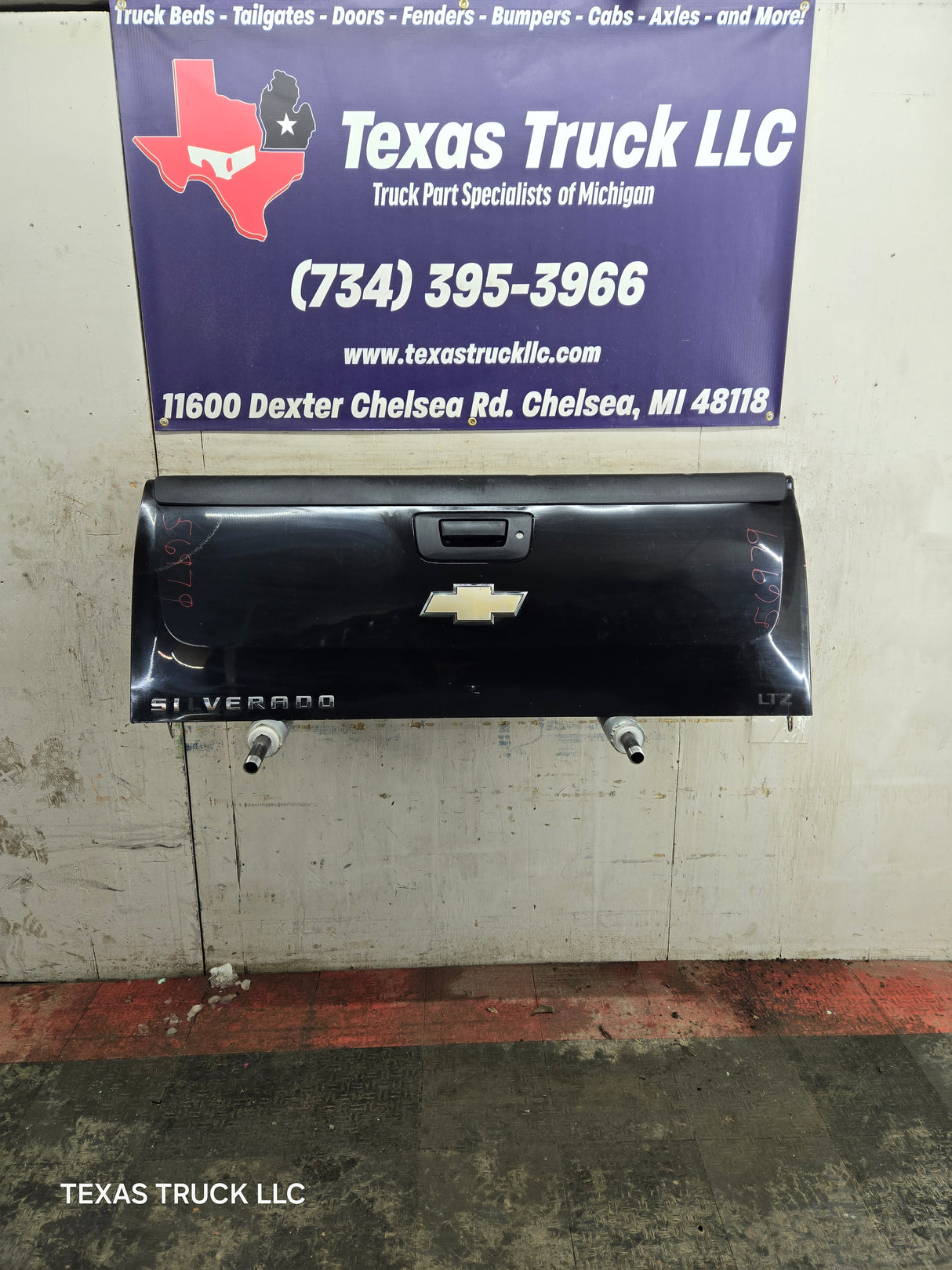 2007-2013 Chevrolet Silverado / GMC Sierra Tailgate 1500 2500 3500 HD