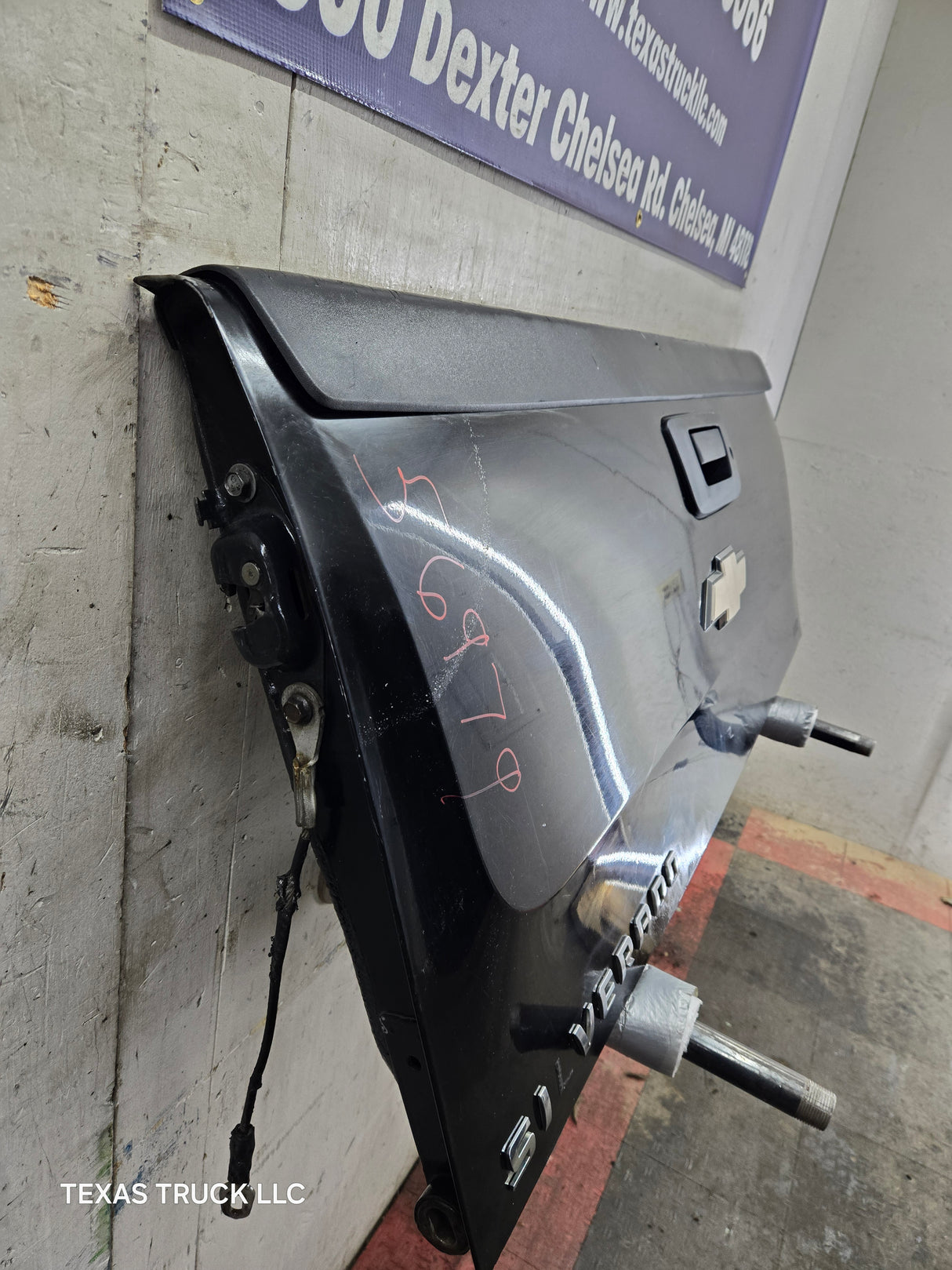 2007-2013 Chevrolet Silverado / GMC Sierra Tailgate 1500 2500 3500 HD