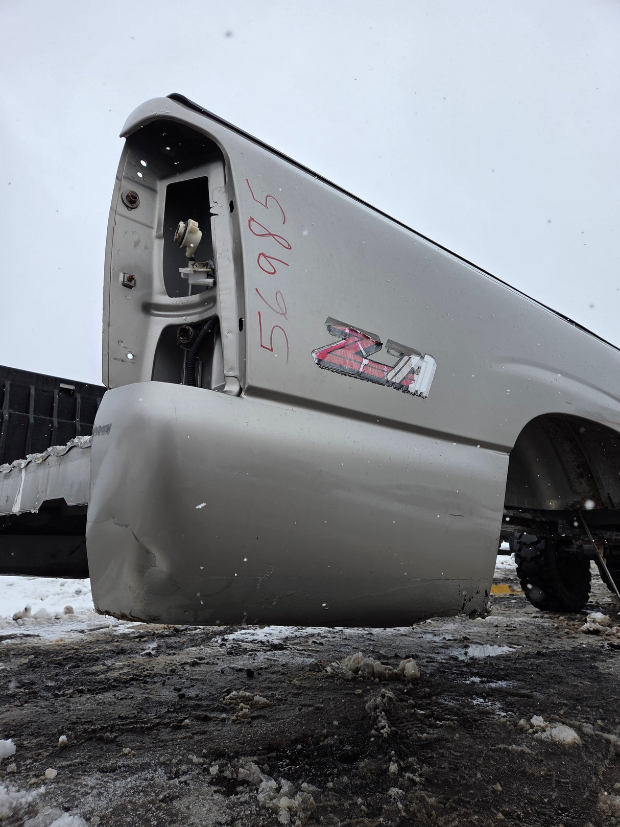 1999-2007 Chevrolet Silverado / GMC Sierra 1500 2500 3500 HD 8' Long Bed Truck Bed