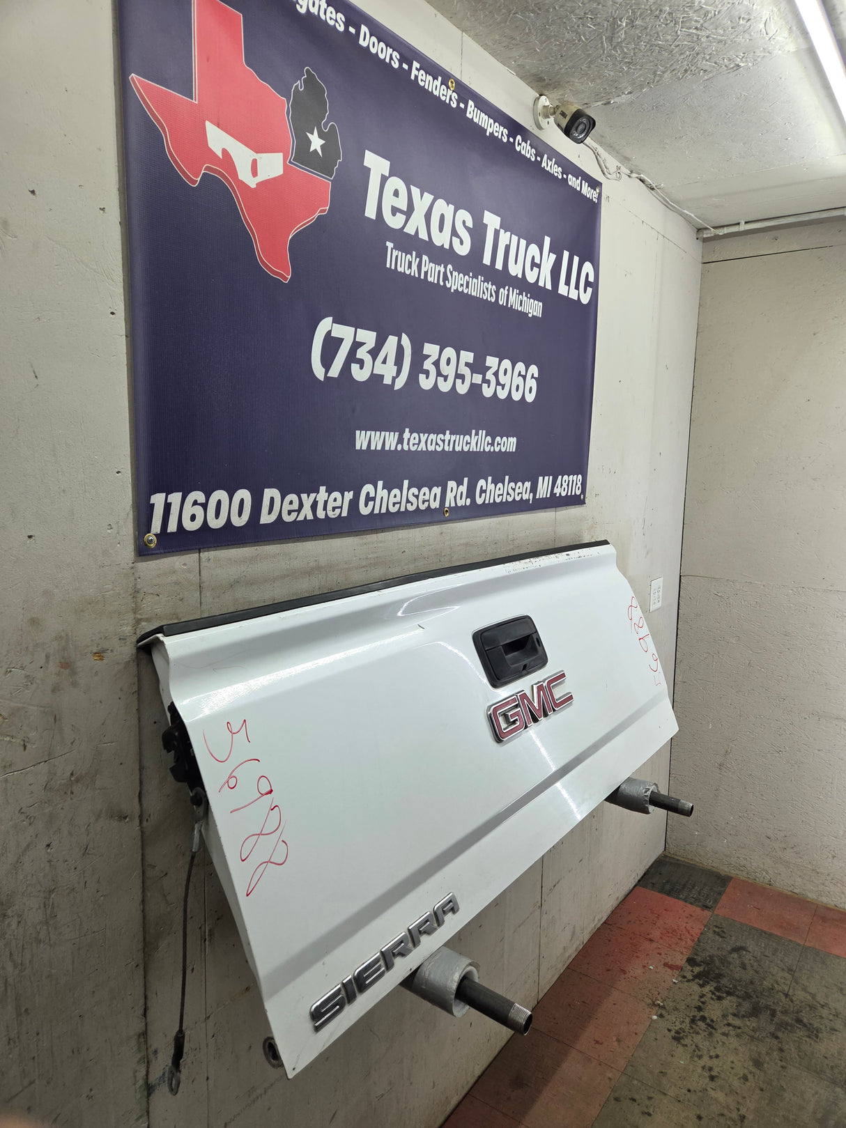 2014-2019 Chevrolet Silverado / GMC Sierra 1500 2500 3500 HD Tailgate