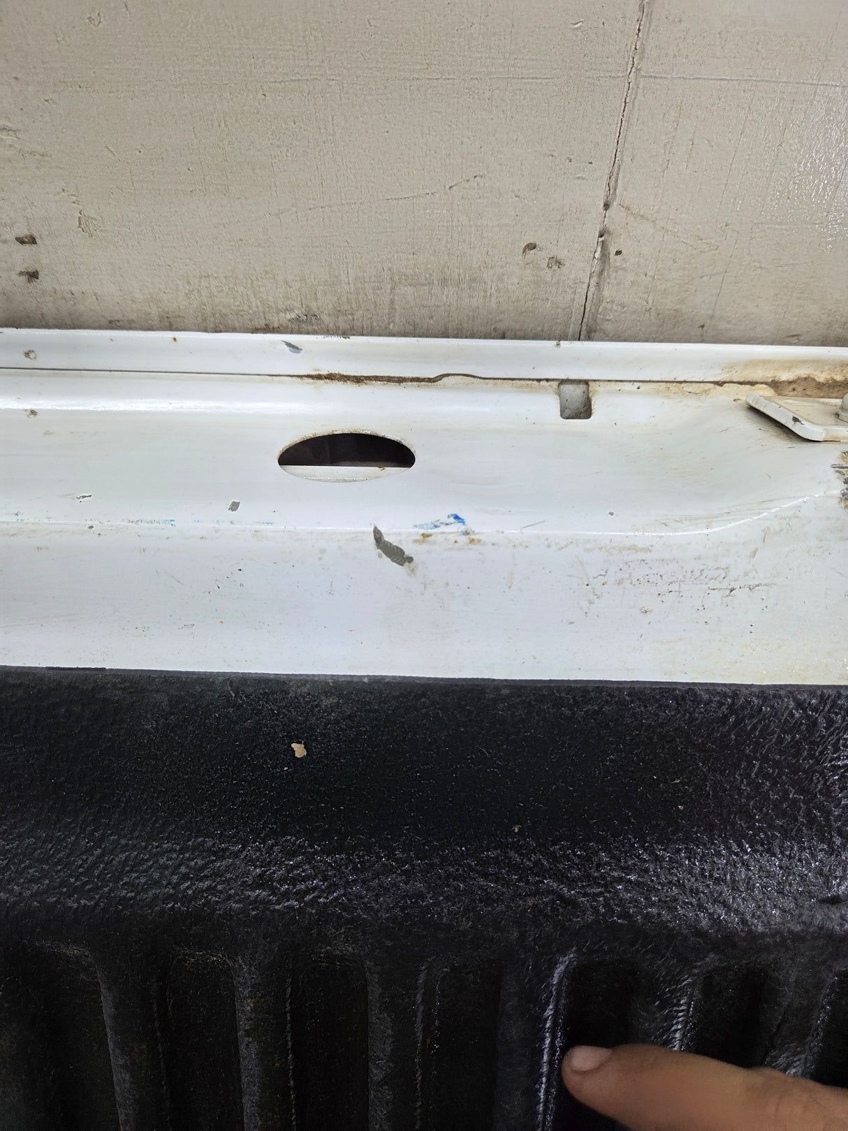 2008-2016 Ford Super Duty Tailgate F250 F350 F450 F550 - Oxford White