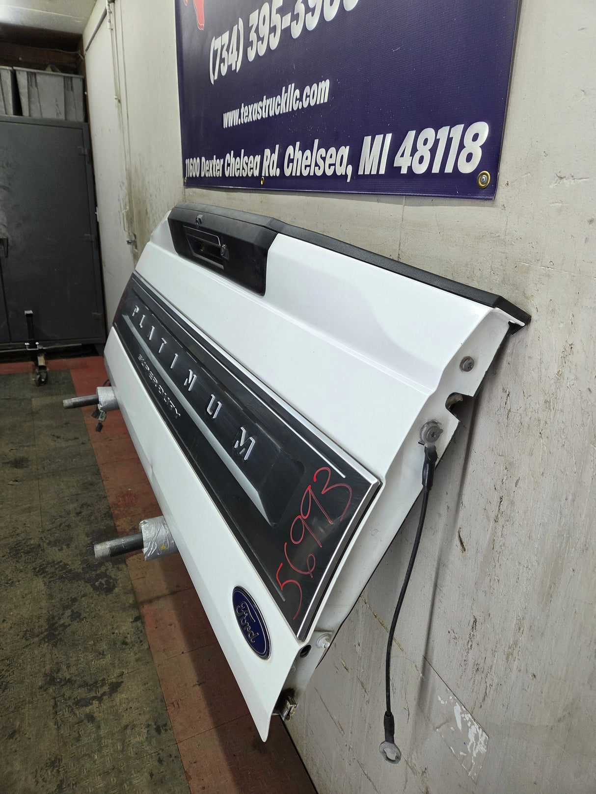 2017-2022 Ford Super Duty Platinum Tailgate With Step F250 F350 F450 F550