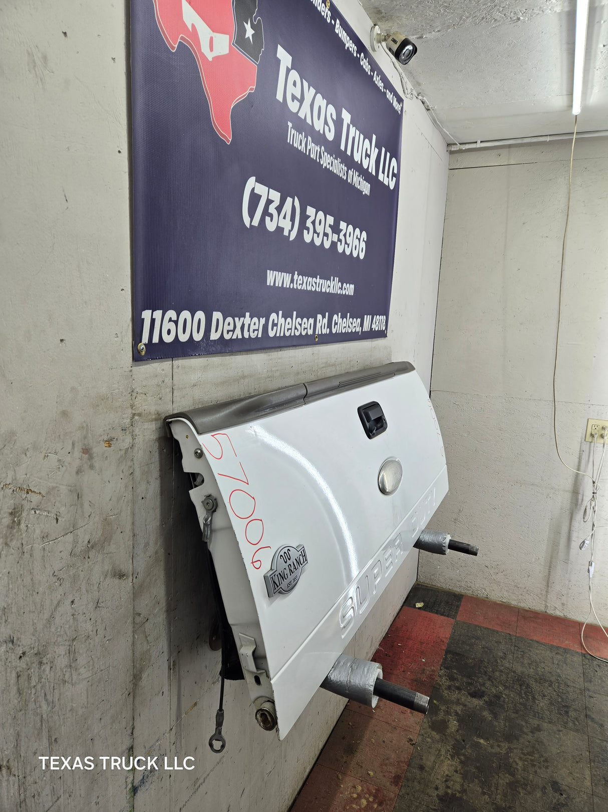 2008-2016 Ford Super Duty Tailgate with step F250 F350 F450 F550 - Pearl White