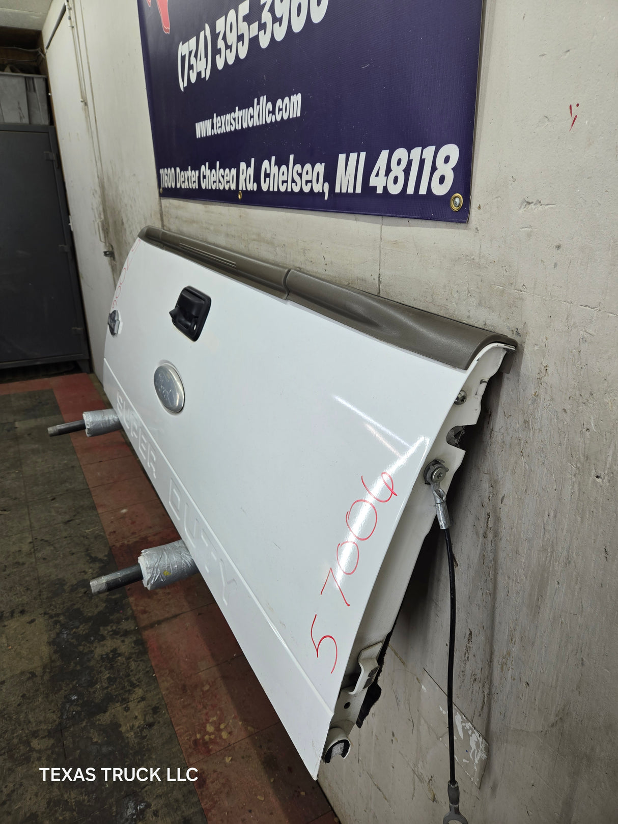 2008-2016 Ford Super Duty Tailgate with step F250 F350 F450 F550 - Pearl White