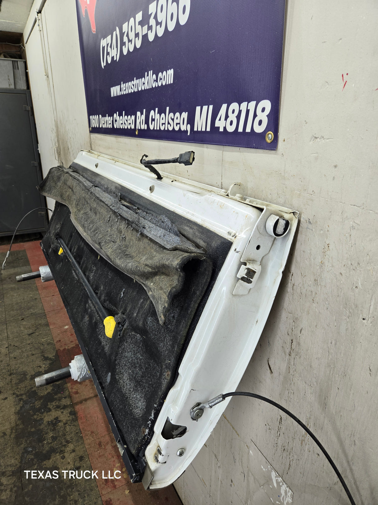 2008-2016 Ford Super Duty Tailgate with step F250 F350 F450 F550 - Pearl White