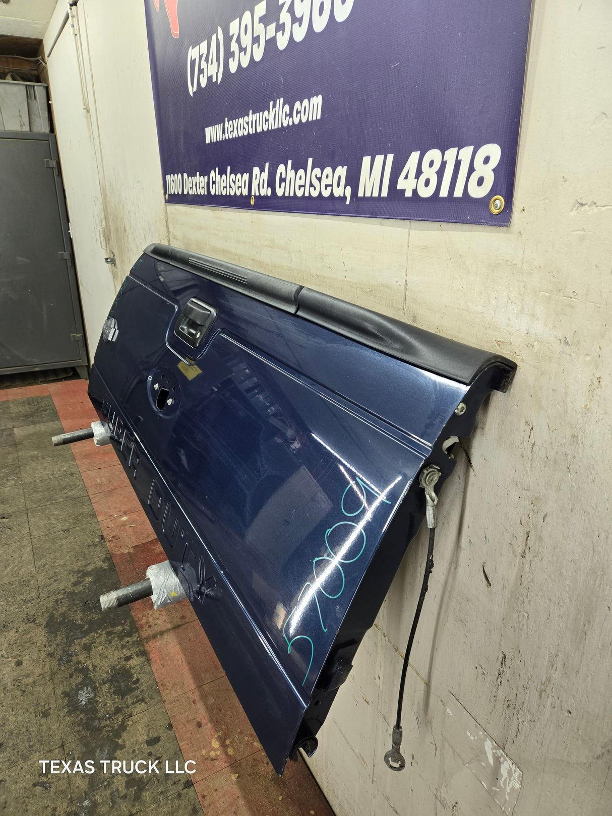 2008-2016 Ford Super Duty Tailgate with step F250 F350 F450 F550